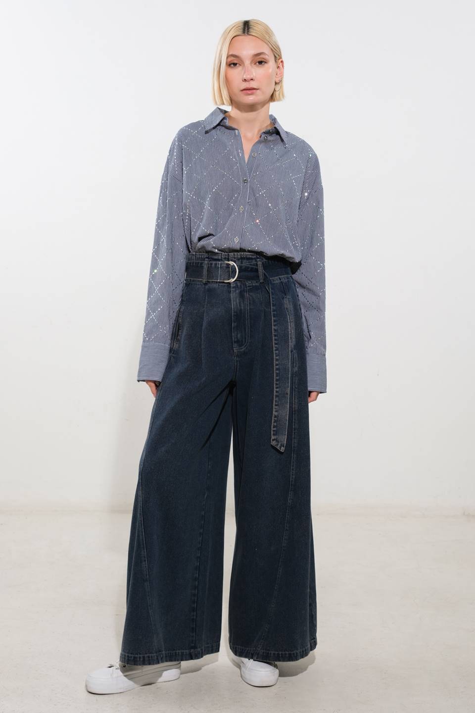 BLUSA TEMPERADA COM APARÊNCIA ELEGANTE