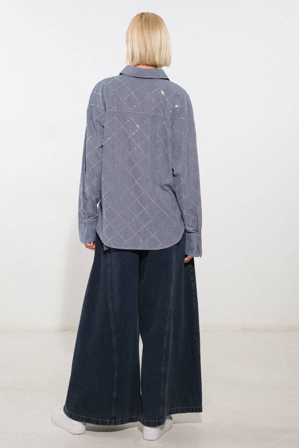 BLUSA TEMPERADA COM APARÊNCIA ELEGANTE