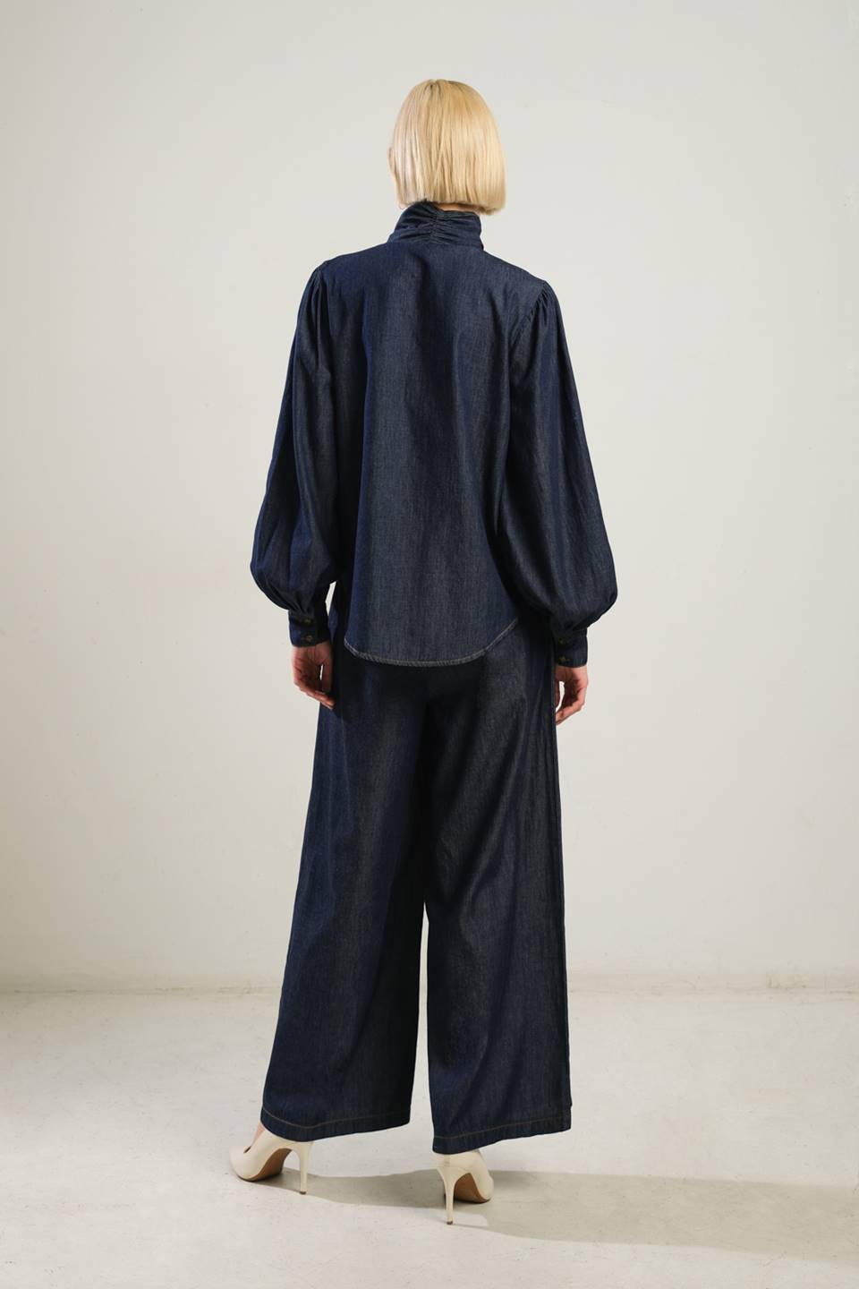 Ali na minha mente, blusa de chambray