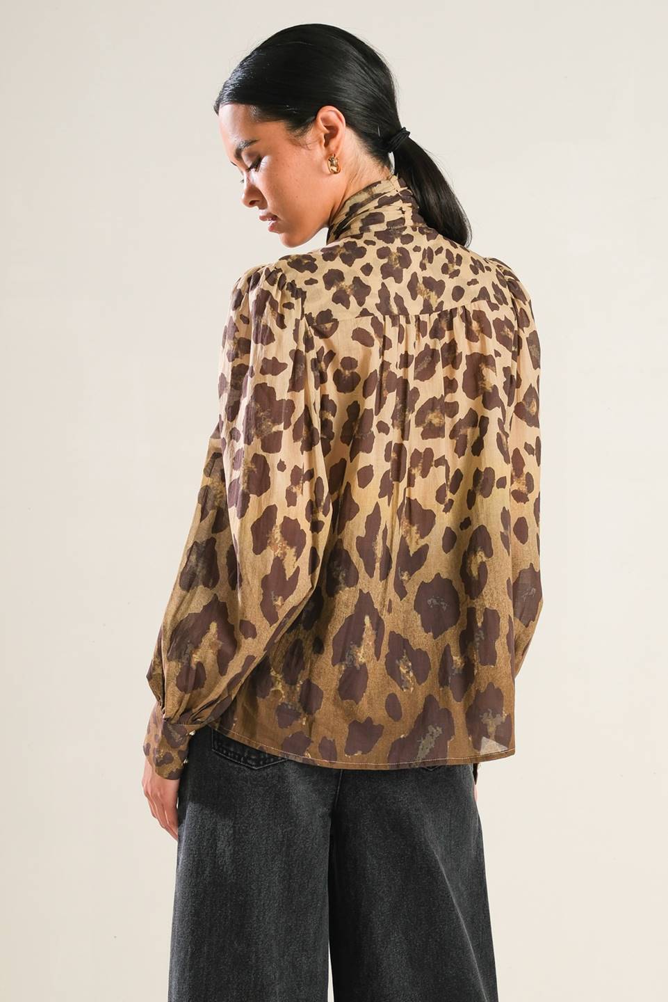 TOP DE TECIDO COM ABAS DE MANUTENÇÃO