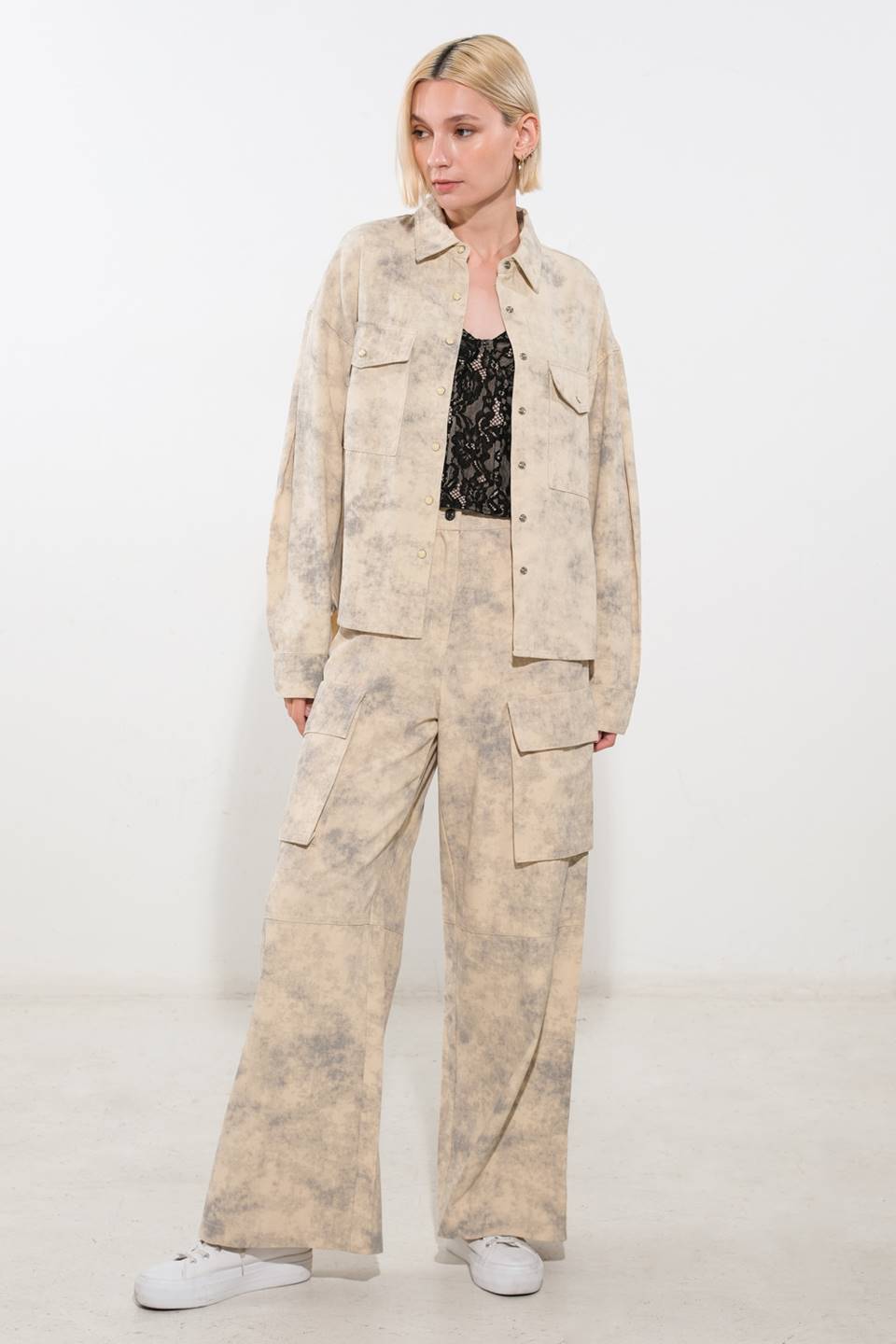 BLUSA DE TECIDO EM DESTAQUE