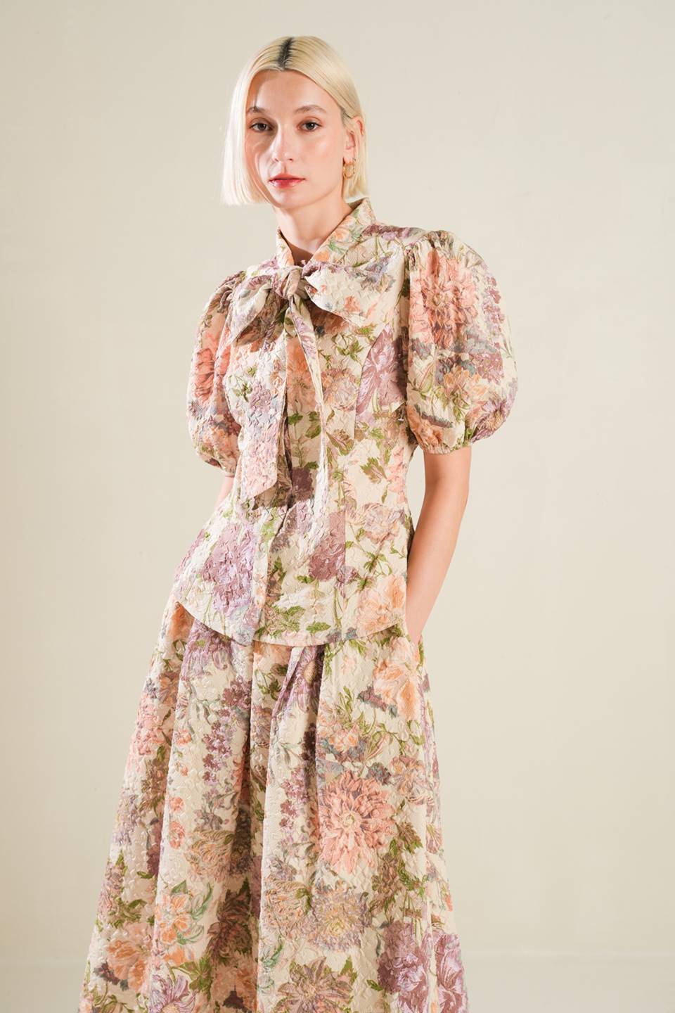 SLEEK SIMPLICITY WOVEN TOP - MaraFormigone