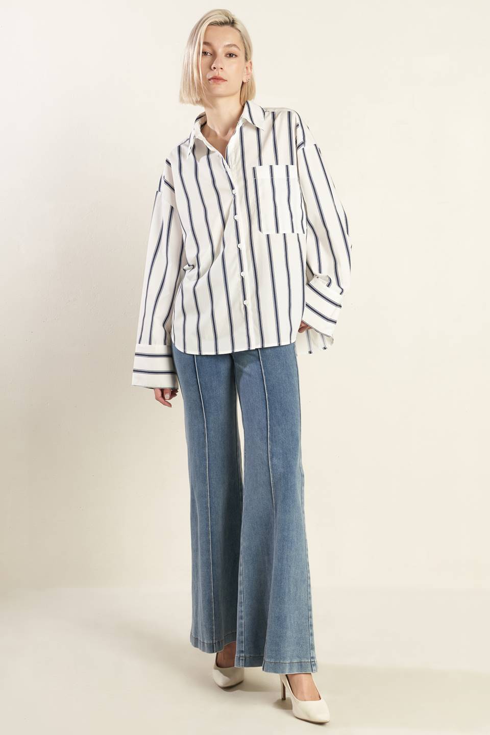 CAMISA OVERSIZE DE TECIDO PLÁSTICO PERDIDO NO PARAÍSO