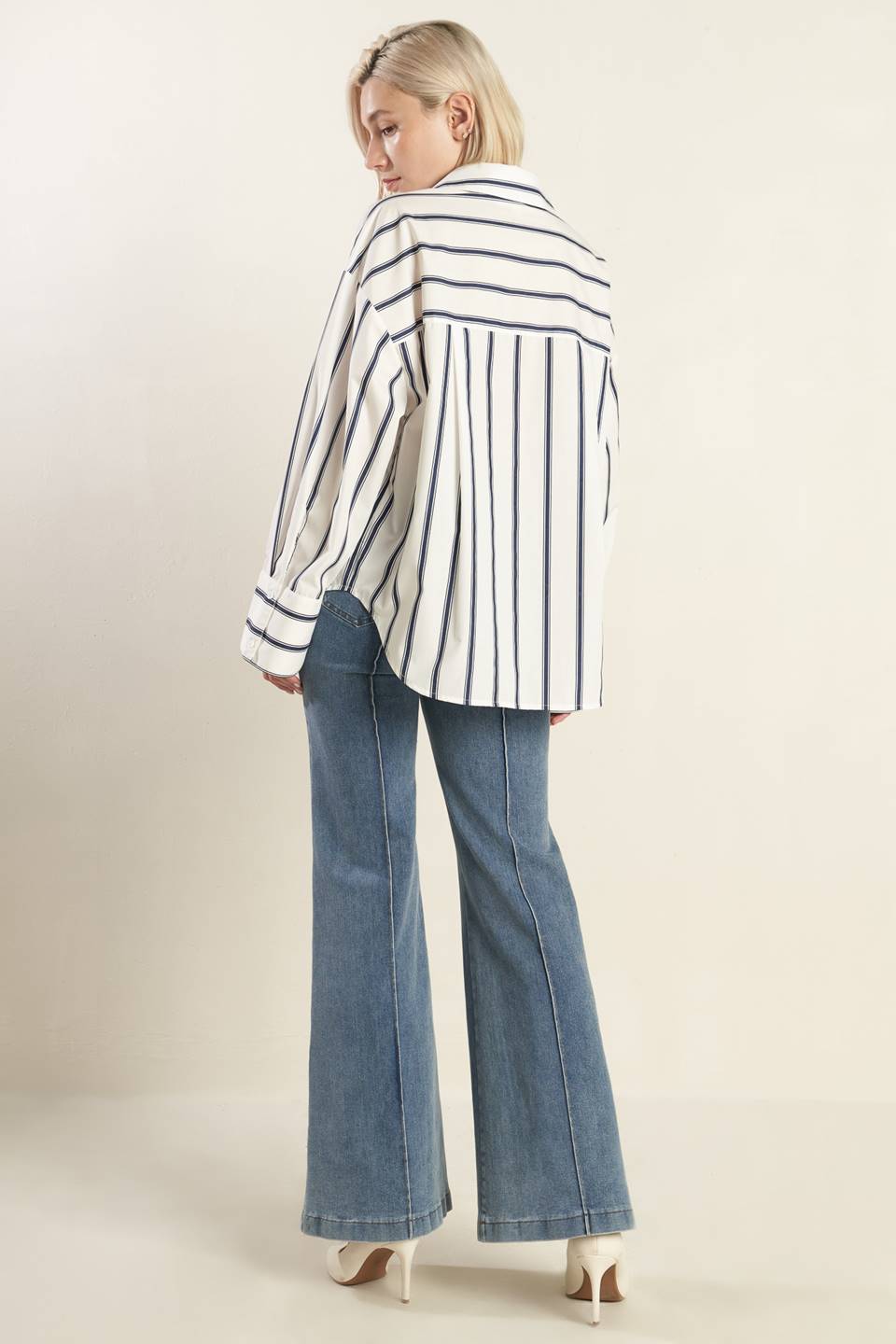 CAMISA OVERSIZE DE TECIDO PLÁSTICO PERDIDO NO PARAÍSO