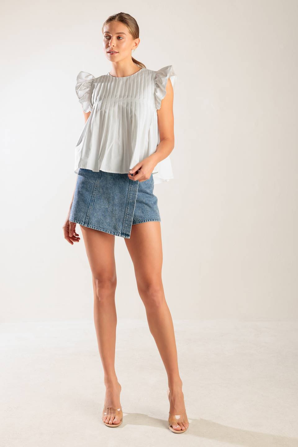 Blusa branca de tecido trançado com estampa "Memories in Focus"