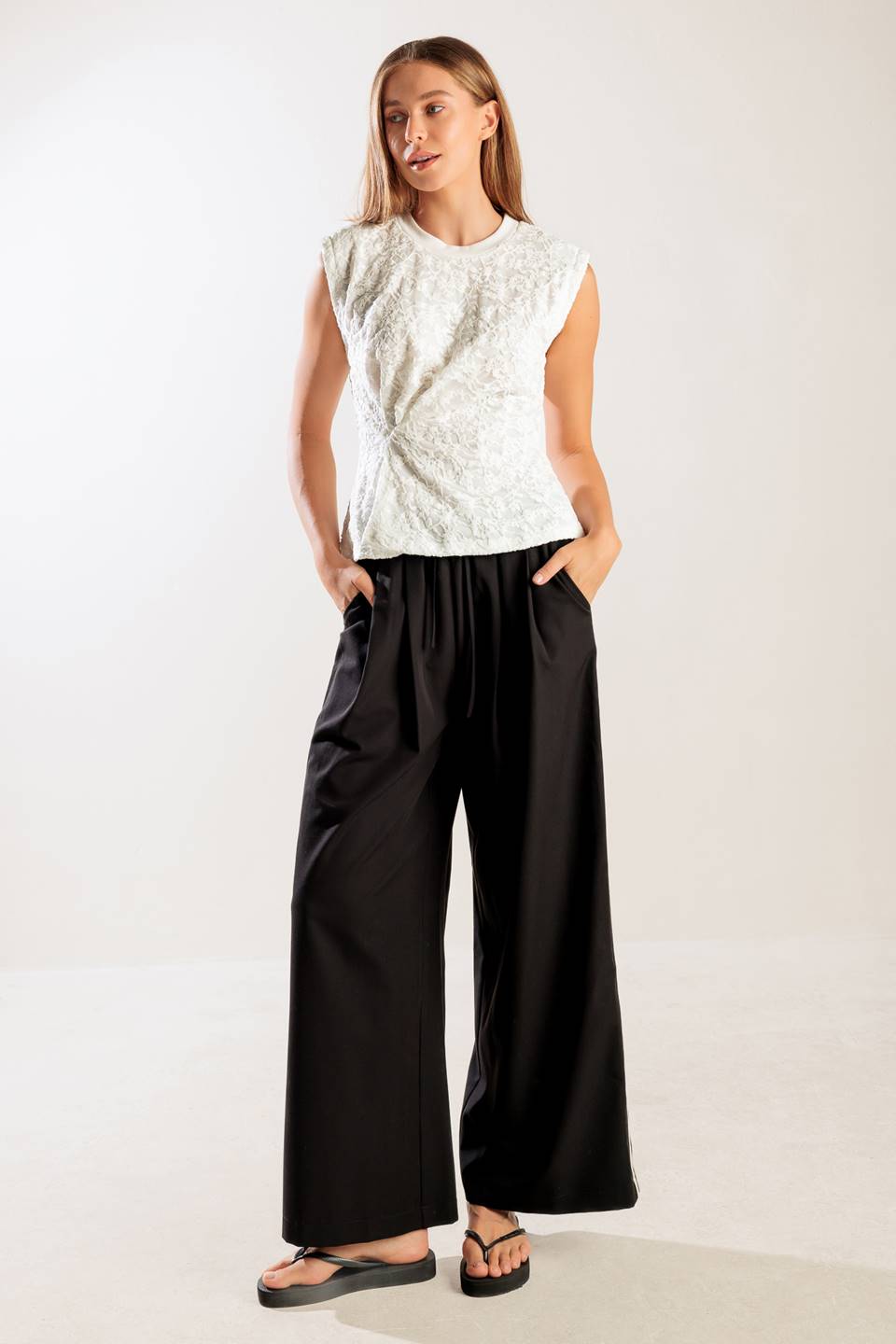 BLUSA DE RENDA BRANCA HIDDEN SMILES