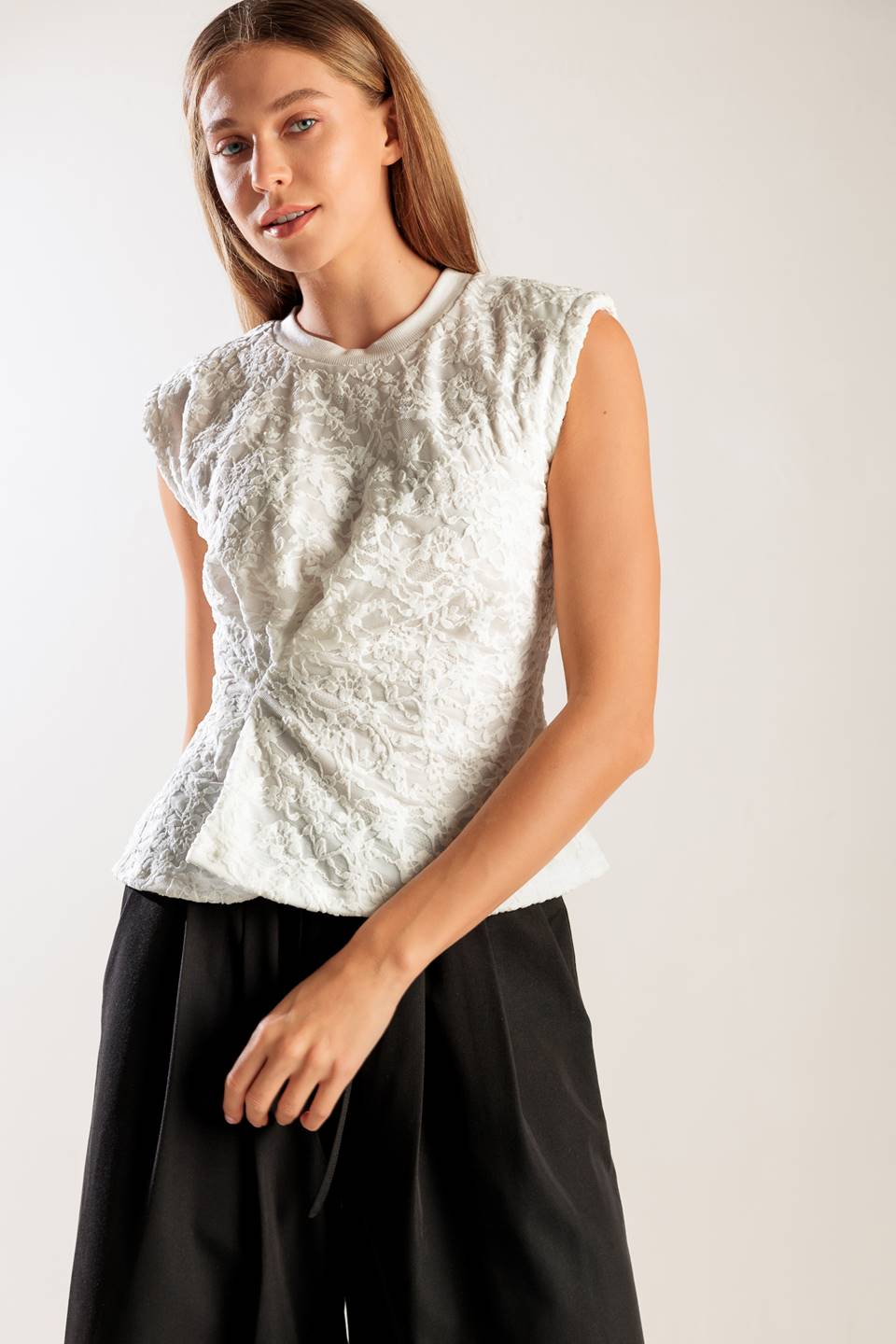 BLUSA DE RENDA BRANCA HIDDEN SMILES