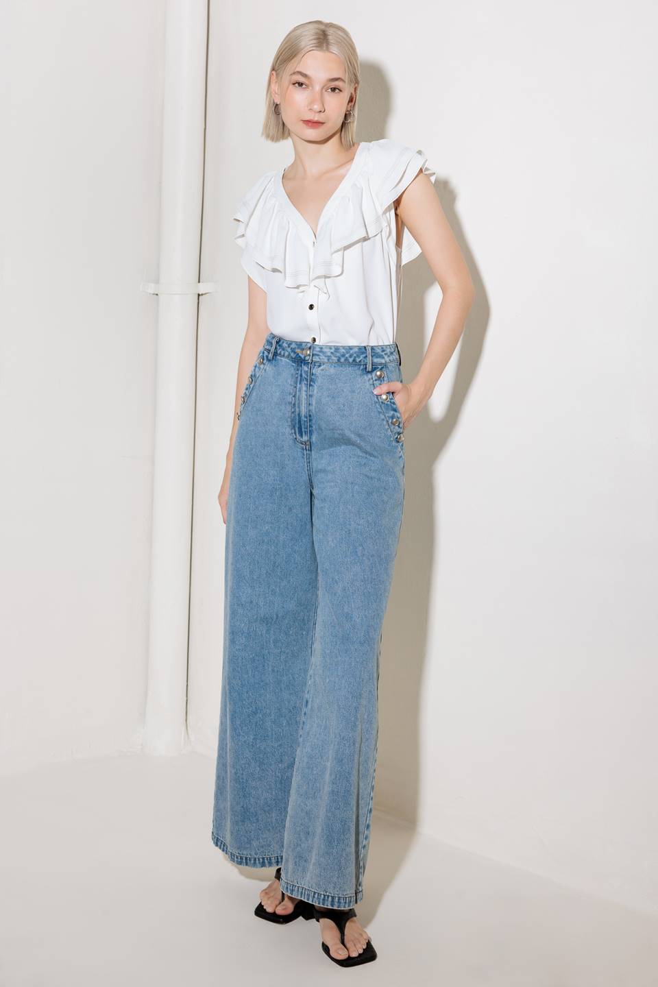 Blusa de tecido plano off-white feita para o romance