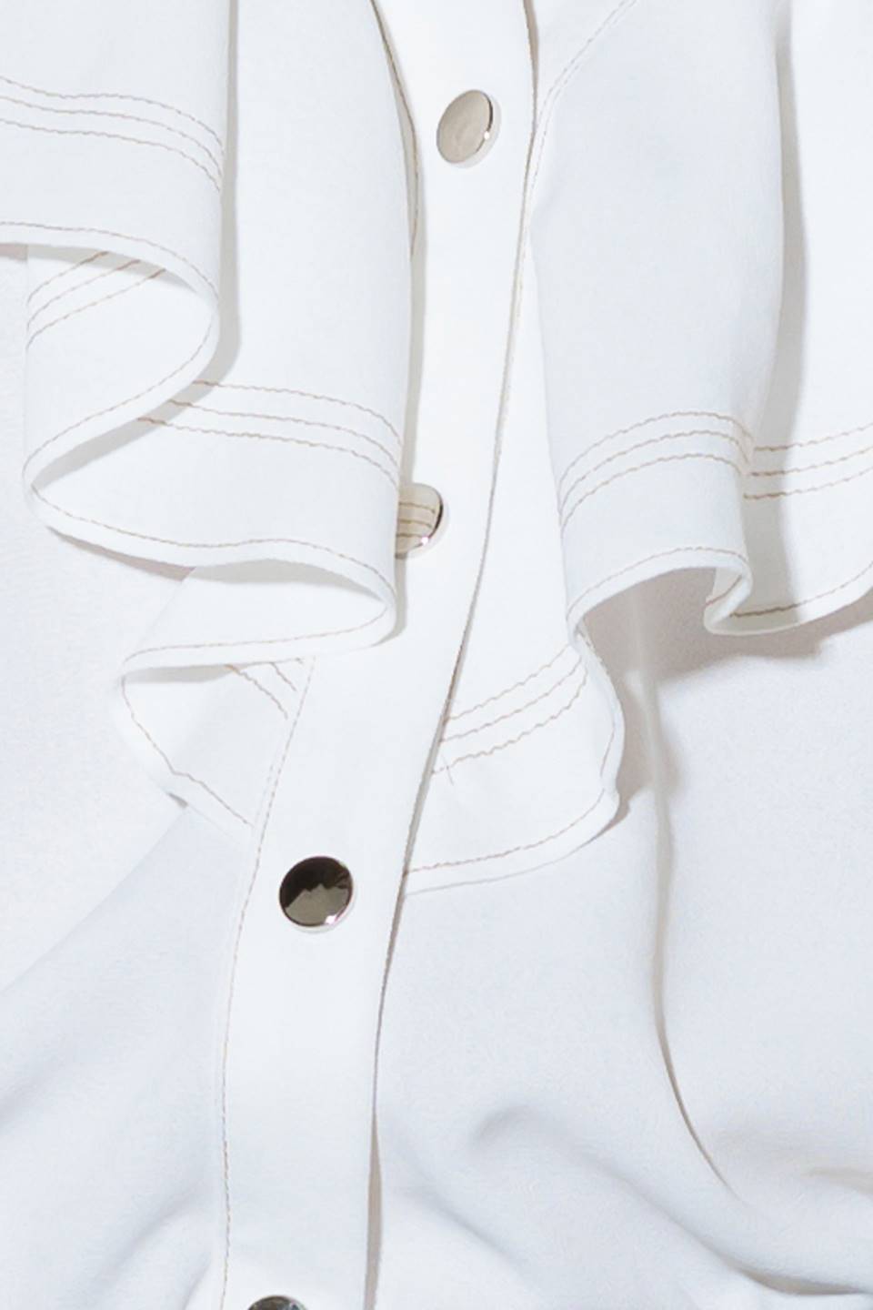 Blusa de tecido plano off-white feita para o romance