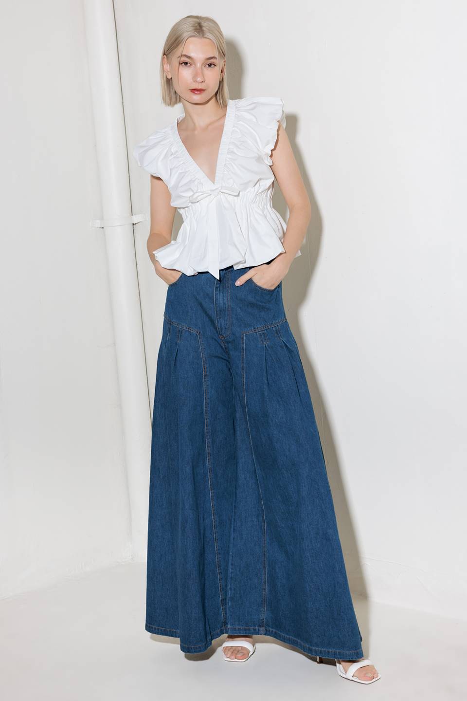 SLOW DOWN IN WHITE WOVEN TOP - MaraFormigone