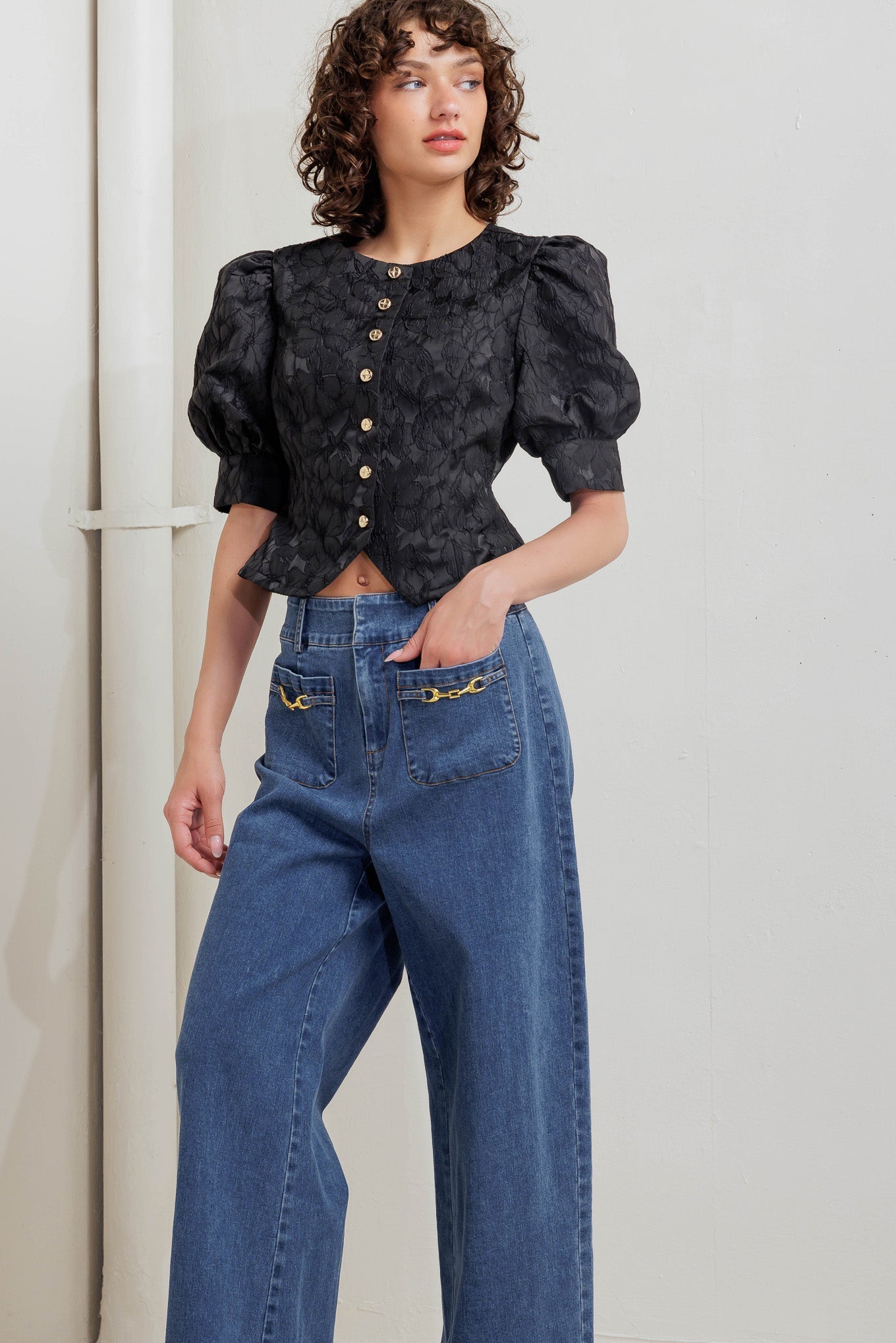 TOP TEJIDO DE ROMANCE DE LUJO Y SILENCIO