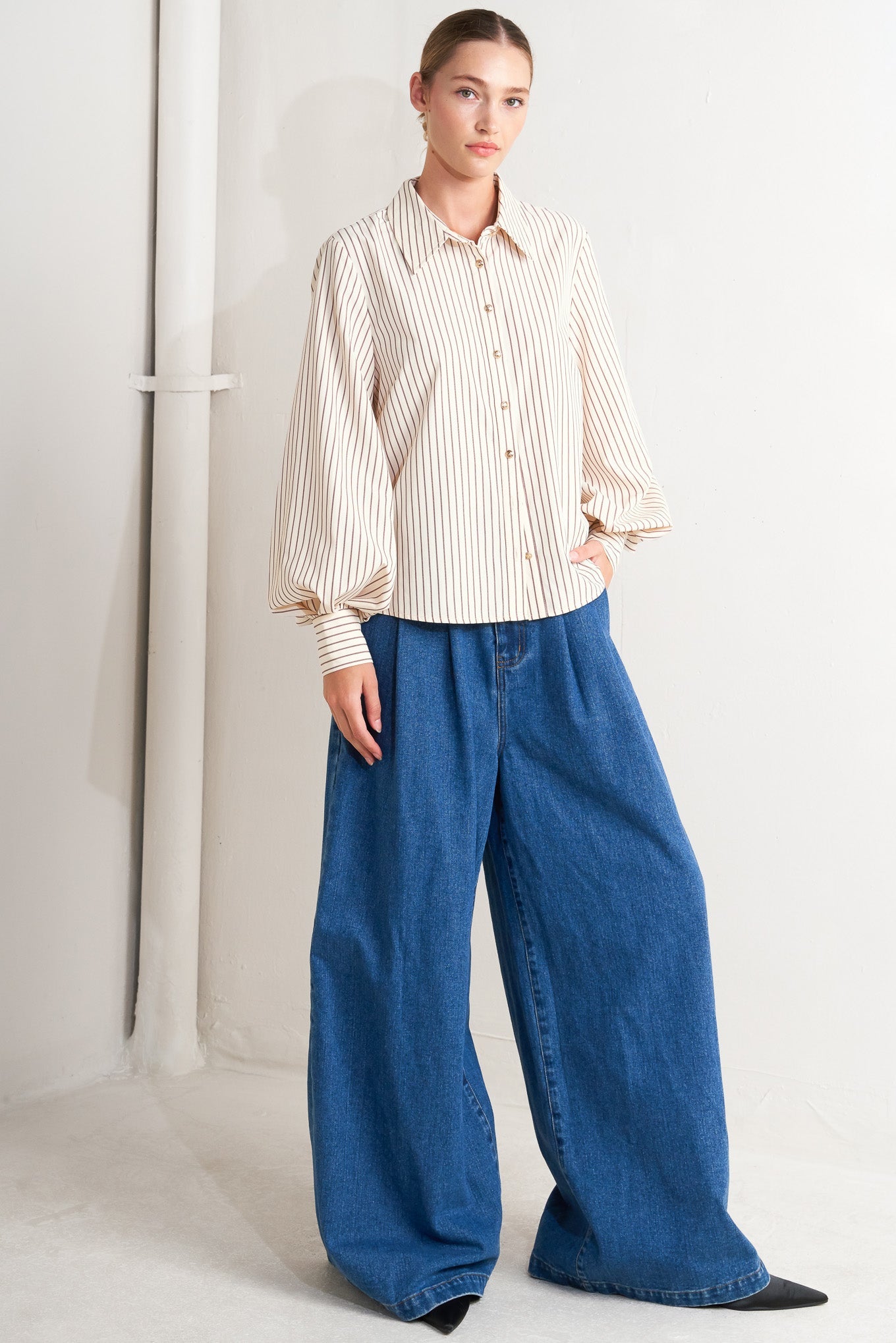 PINSTRIPE CHIC WOVEN TOP - MaraFormigone