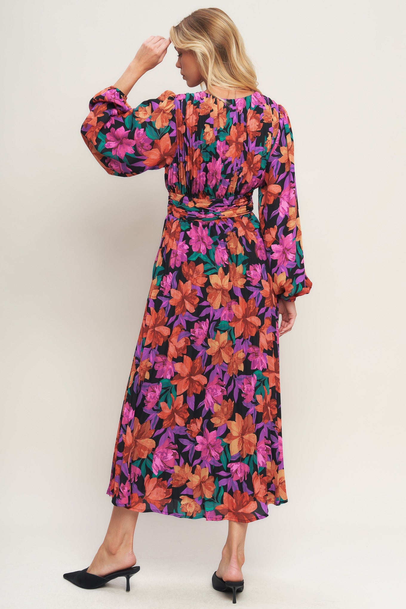 NUESTRO HERMOSO VESTIDO MIDI TEJIDO DE AMOR