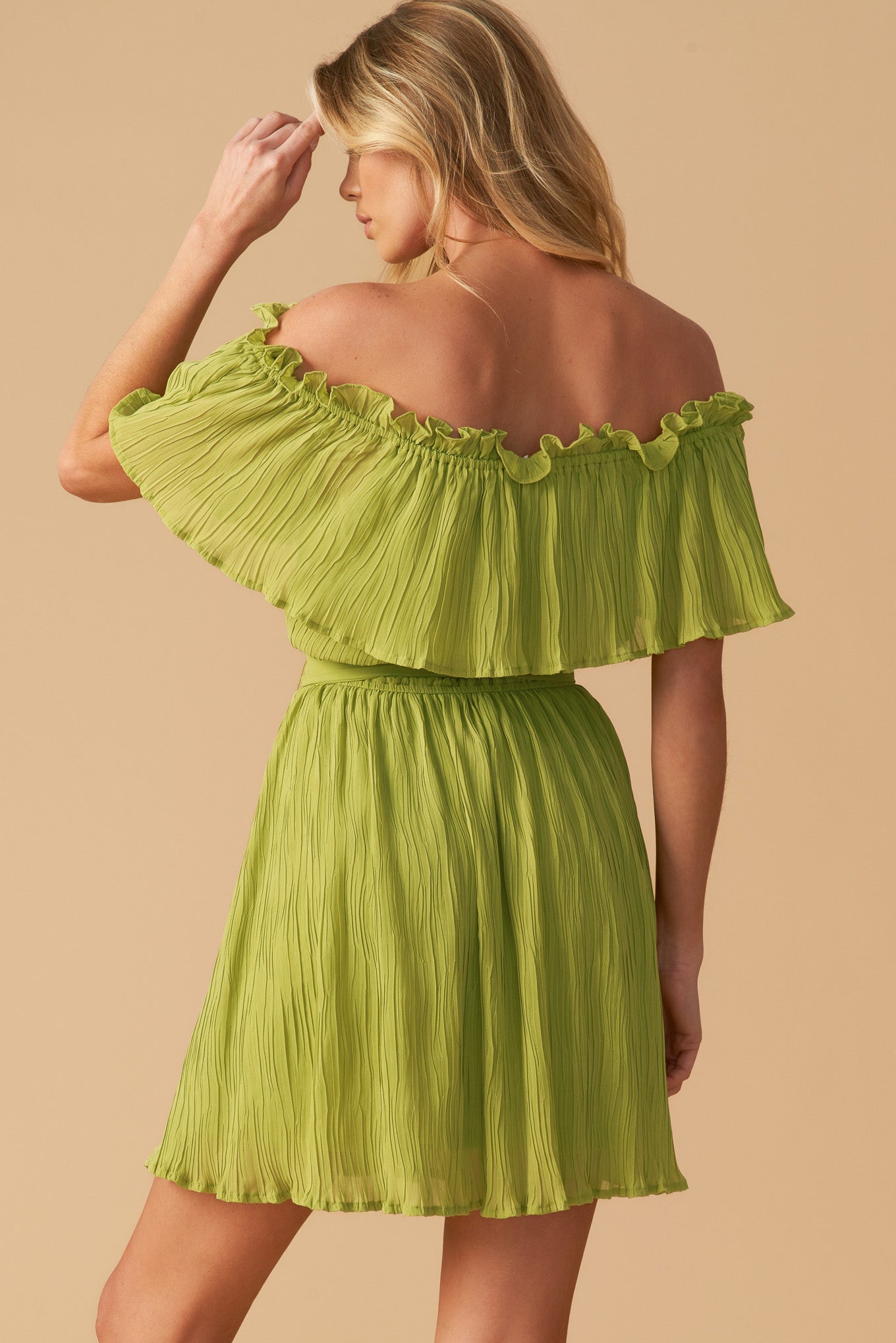 SÓ MAIS UM MINI VESTIDO DE TECIDO