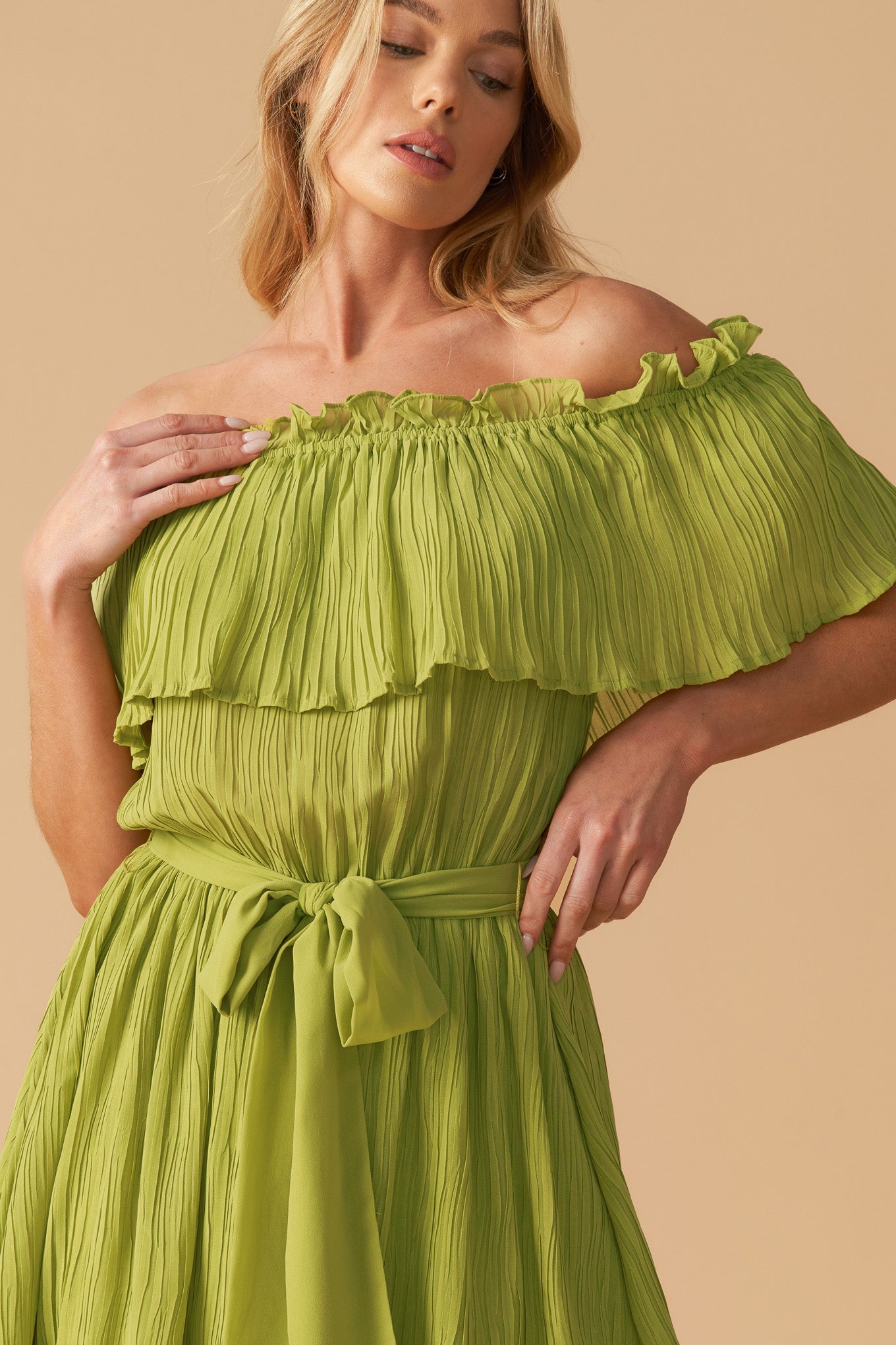 SOLO UN VESTIDO MINI TEJIDO MÁS