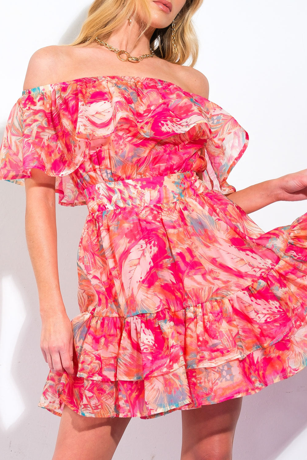 Vestido curto delicado e maravilhoso