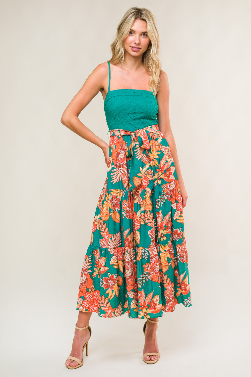 VESTIDO MIDI EVERMORE ELEGANCE TECIDO