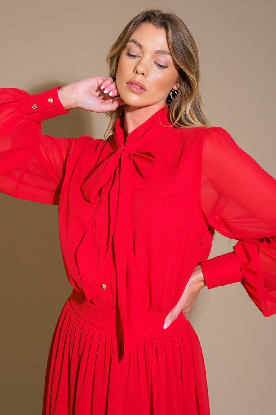 VESTIDO MIDI DE TECIDO COM EXPRESSÃO EXCEPCIONAL