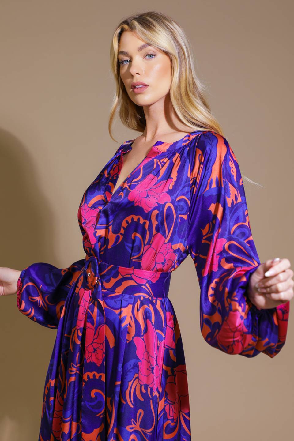 Você se importa com o vestido midi de tecido plano?