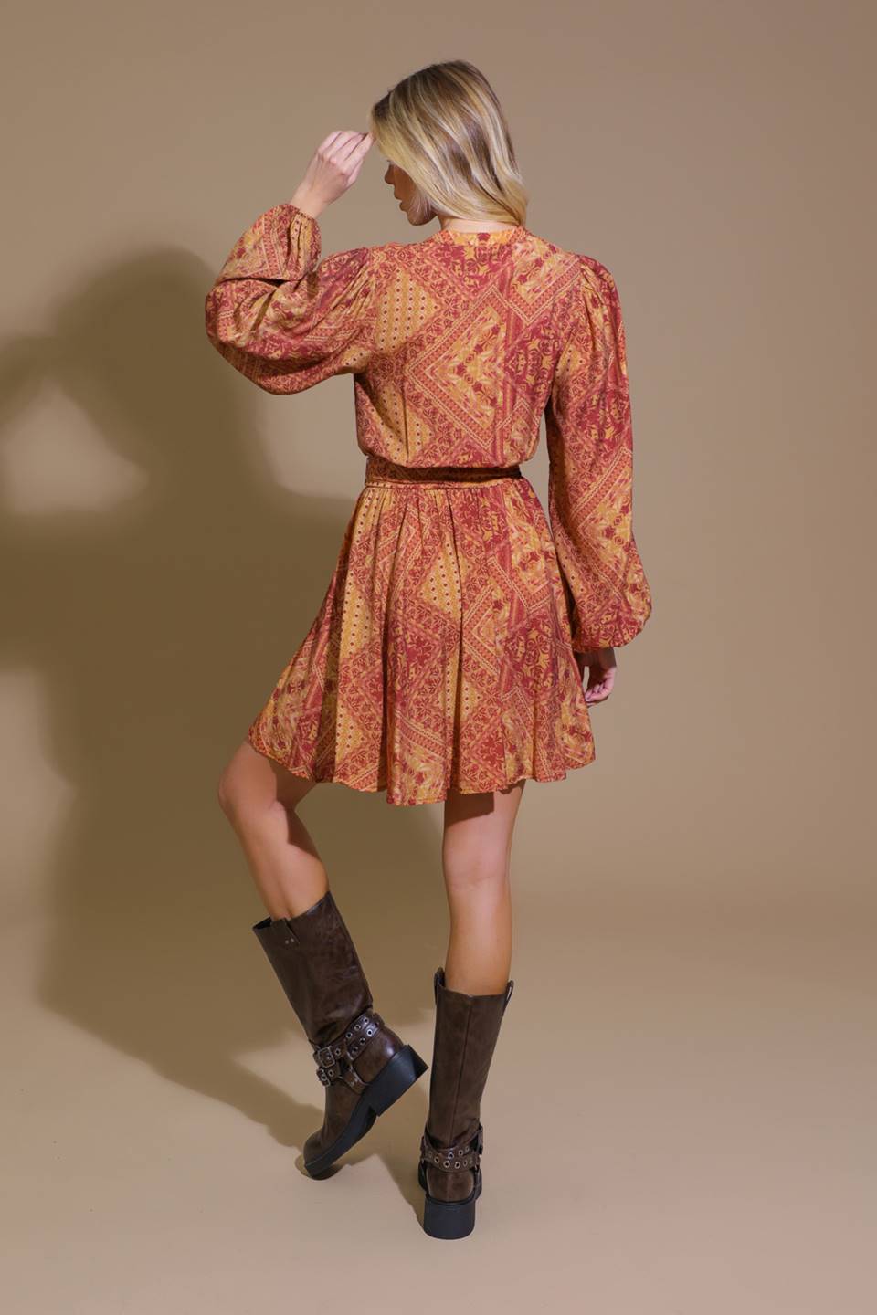 MINIVESTIDO TEJIDO PROFUNDAMENTE ENCANTADOR