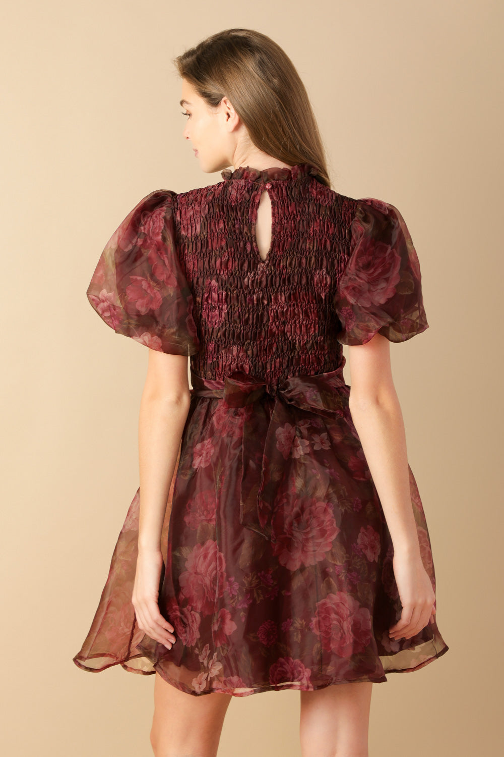 VESTIDO MINI DE ORGANZA TEJIDA "SUEÑOS REVOLTOSOS"