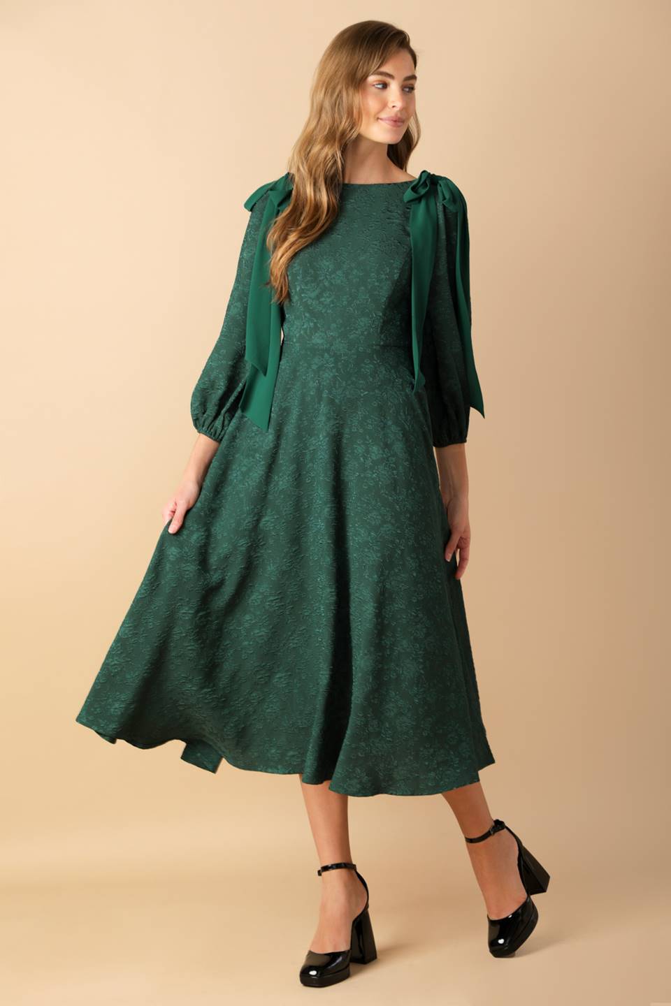 VESTIDO MIDI TECIDO REFLEXOS CÓSMICOS