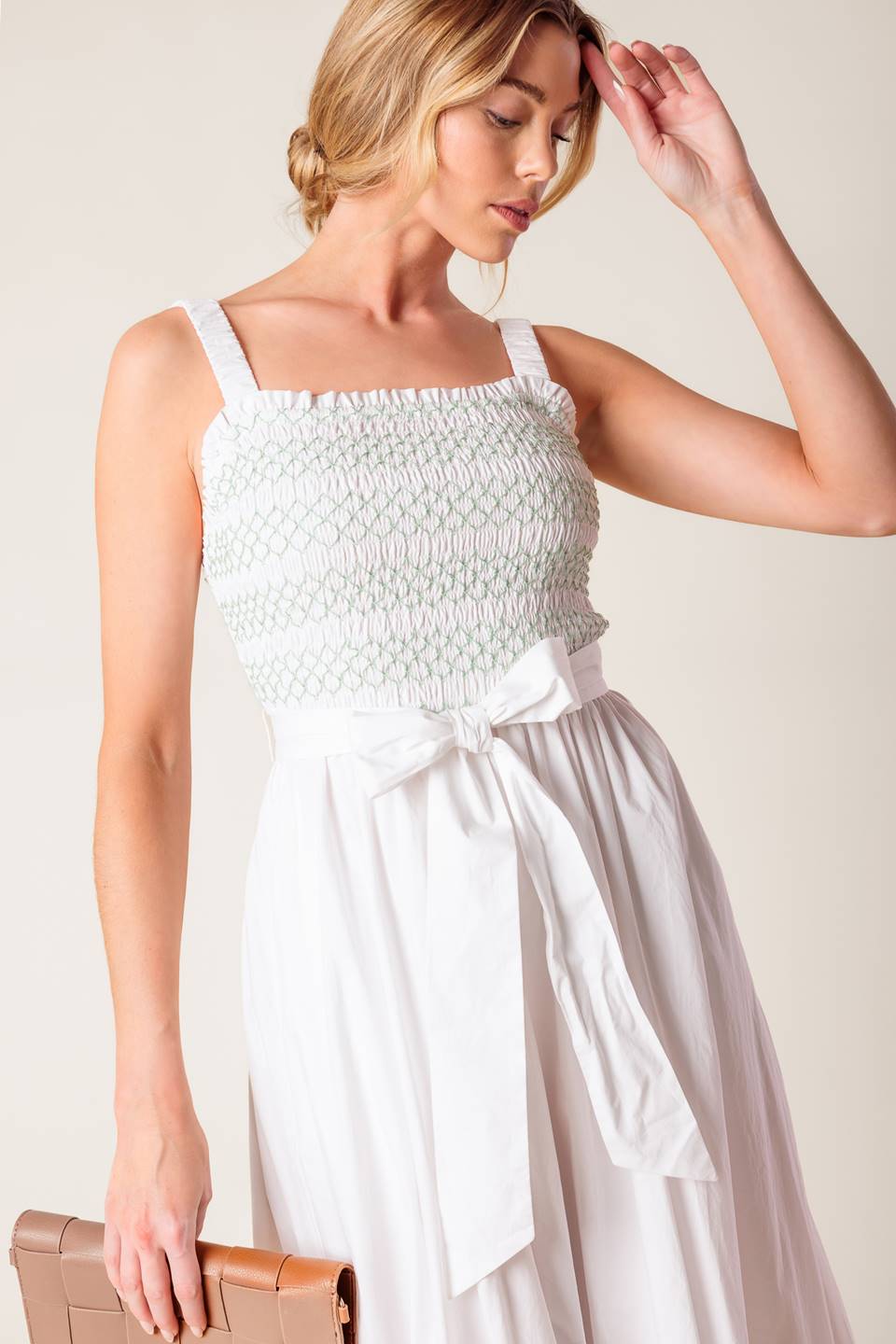 Vestido midi tejido con bordados ROMINA