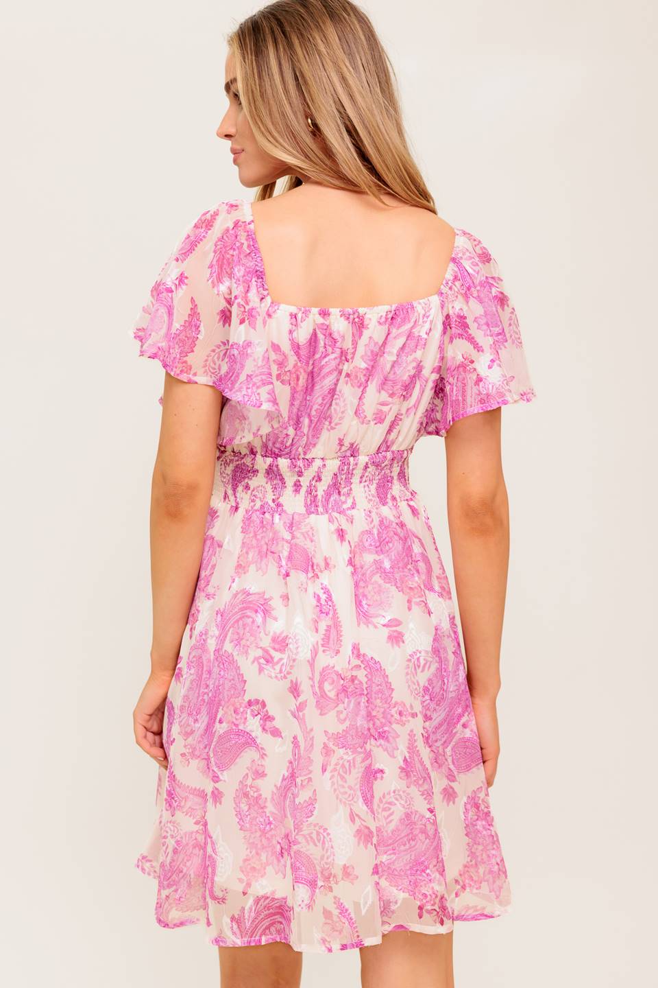 Vestido curto de tecido azul celeste com efeito sussurro do oceano