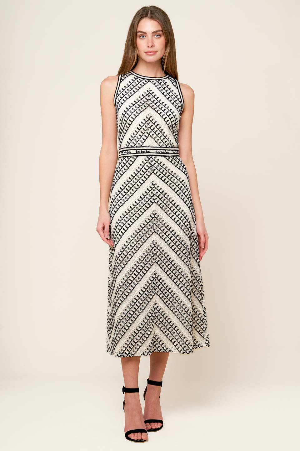 VESTIDO MIDI DE GANCHILLO CON MOMENTO GENIAL