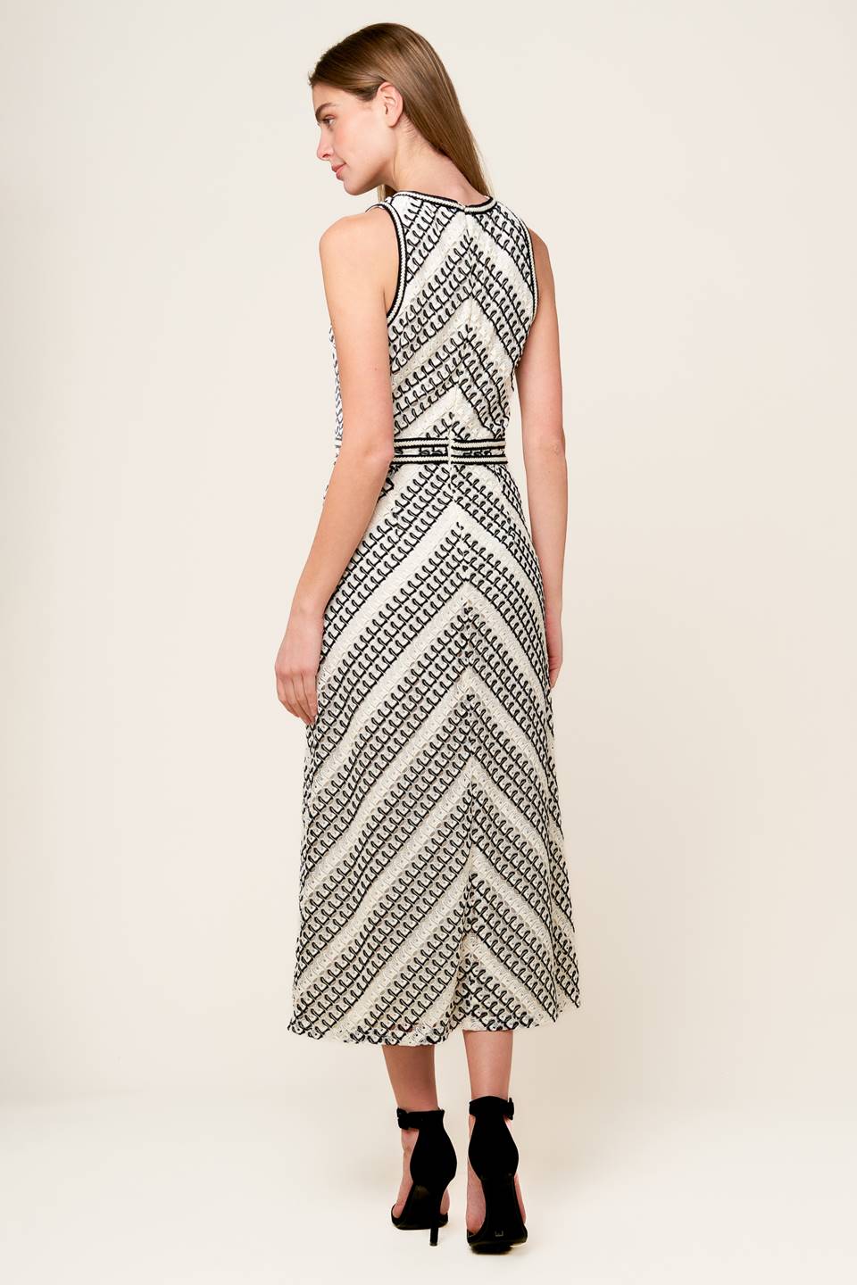 VESTIDO MIDI DE GANCHILLO CON MOMENTO GENIAL