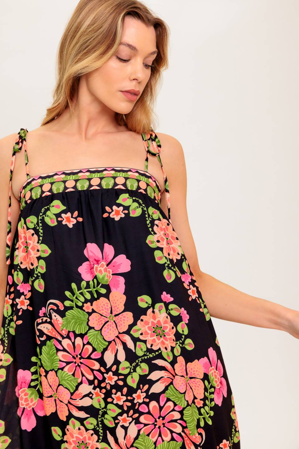 SUMMER GLOW BLACK WOVEN MAXI DRESS - MaraFormigone