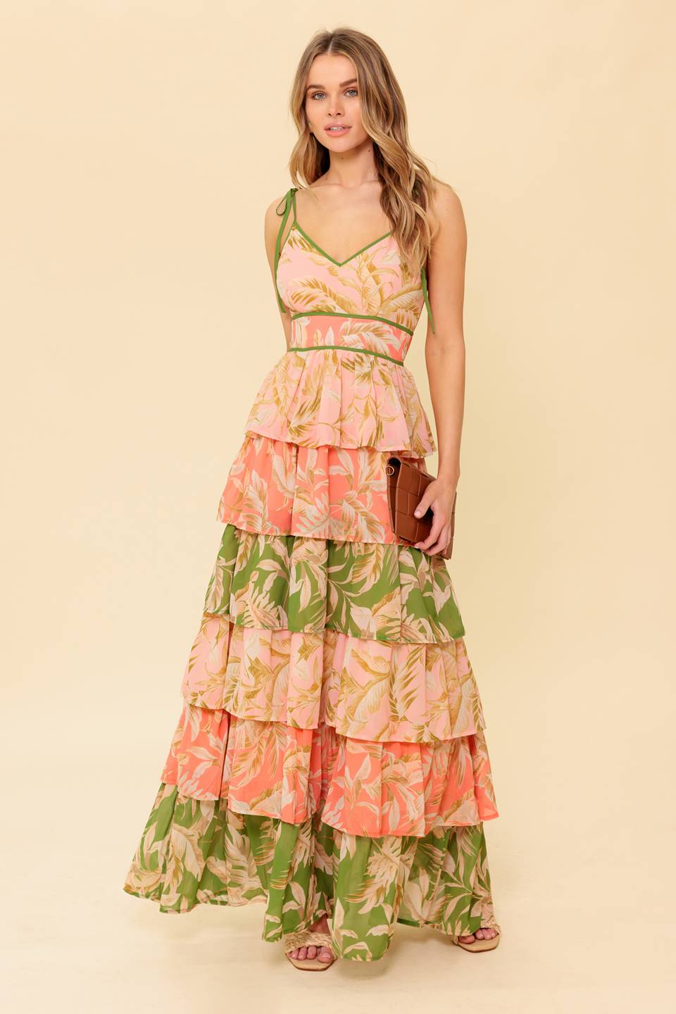 VESTIDO MAXI FEITO COM AQUELE CUIDADO DE CASA