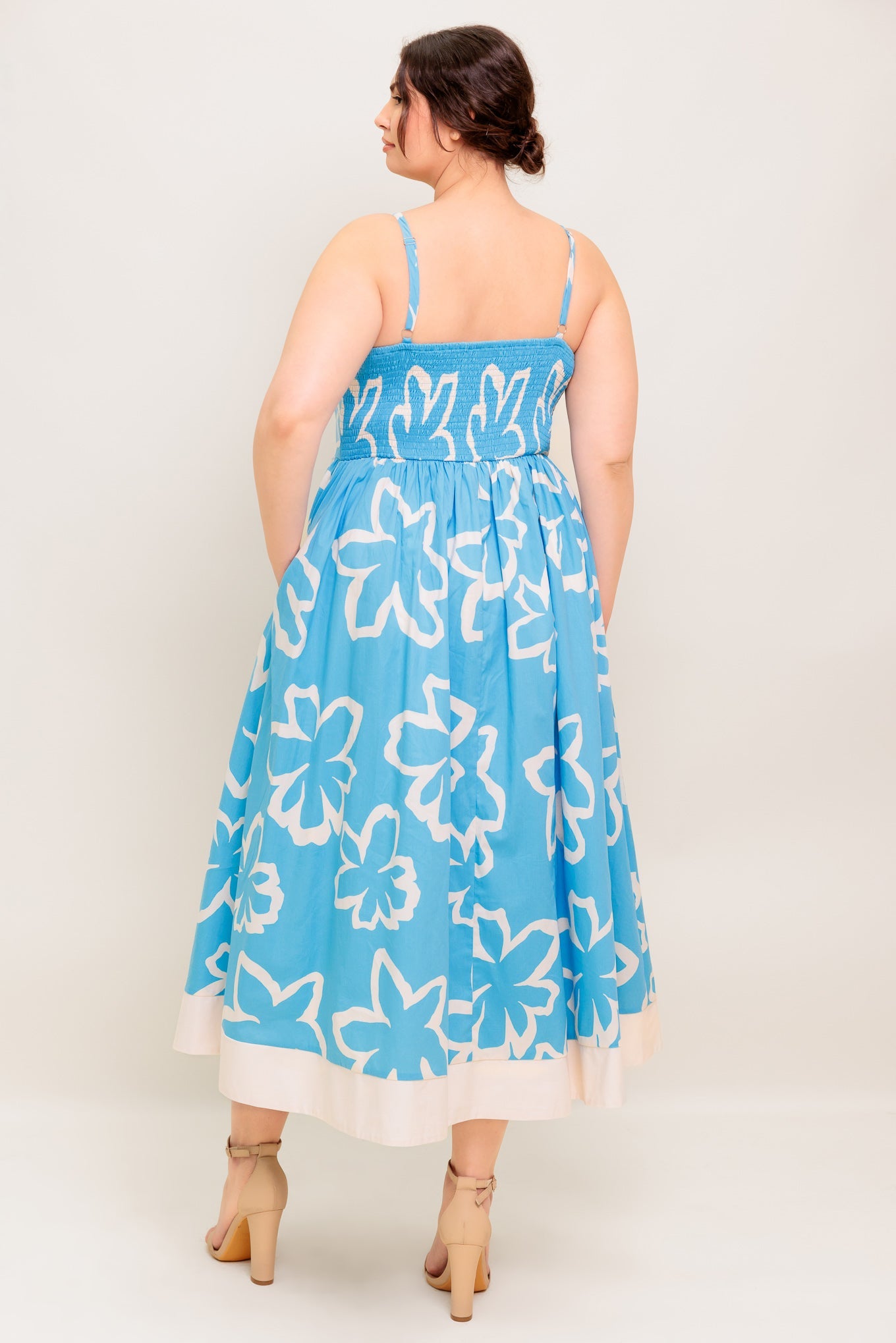 VESTIDO MIDI TEJIDO AZUL PÉTALOS SERENE