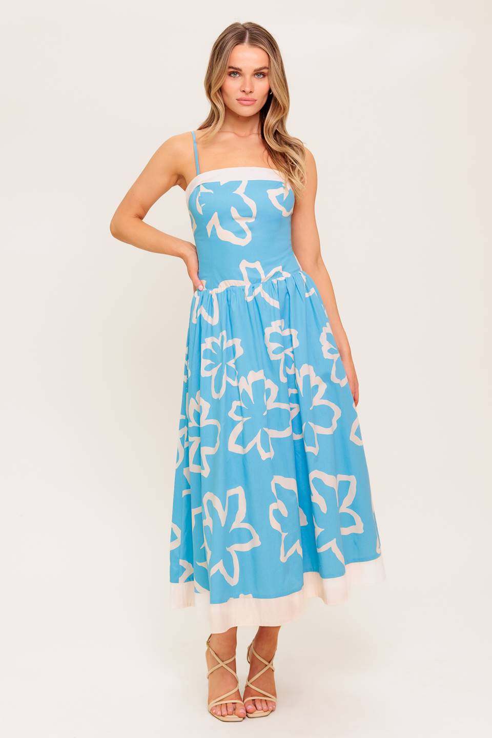 VESTIDO MIDI TEJIDO AZUL PÉTALOS SERENE