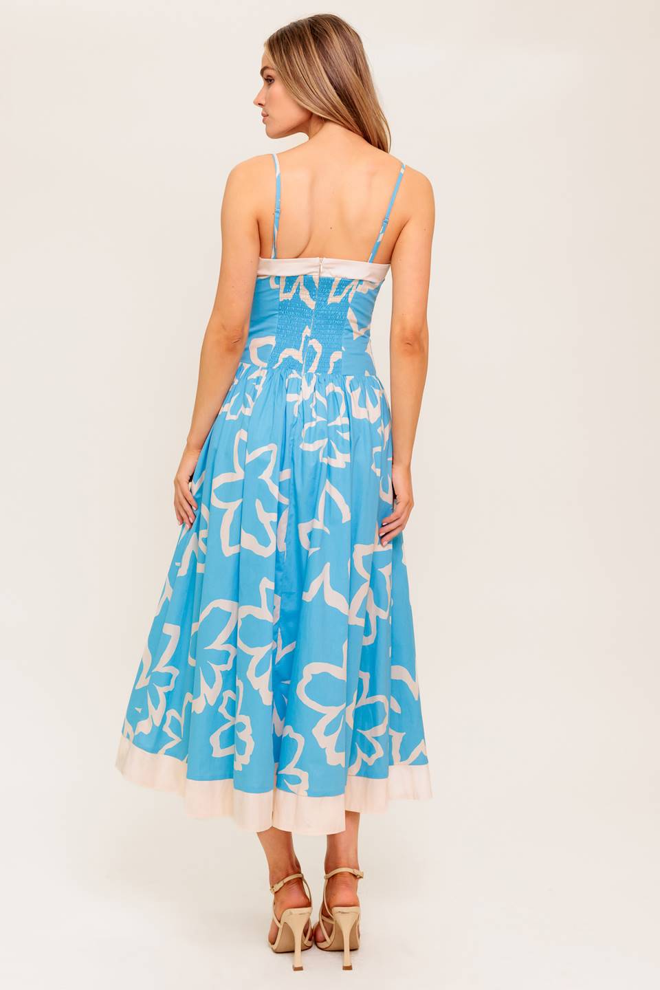 VESTIDO MIDI TEJIDO AZUL PÉTALOS SERENE