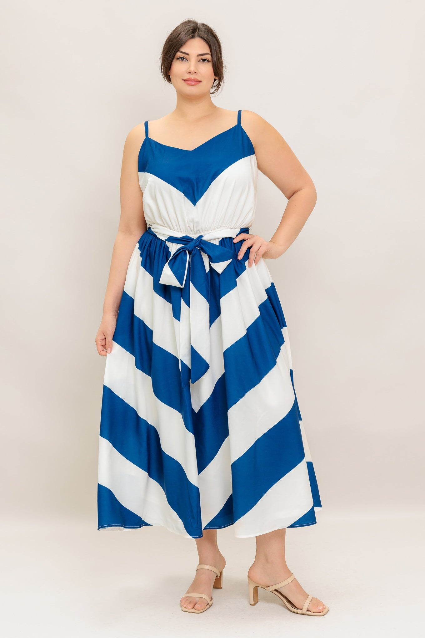 VESTIDO MIDI TEJIDO AZUL MARINO CORAZÓN RADIANTE