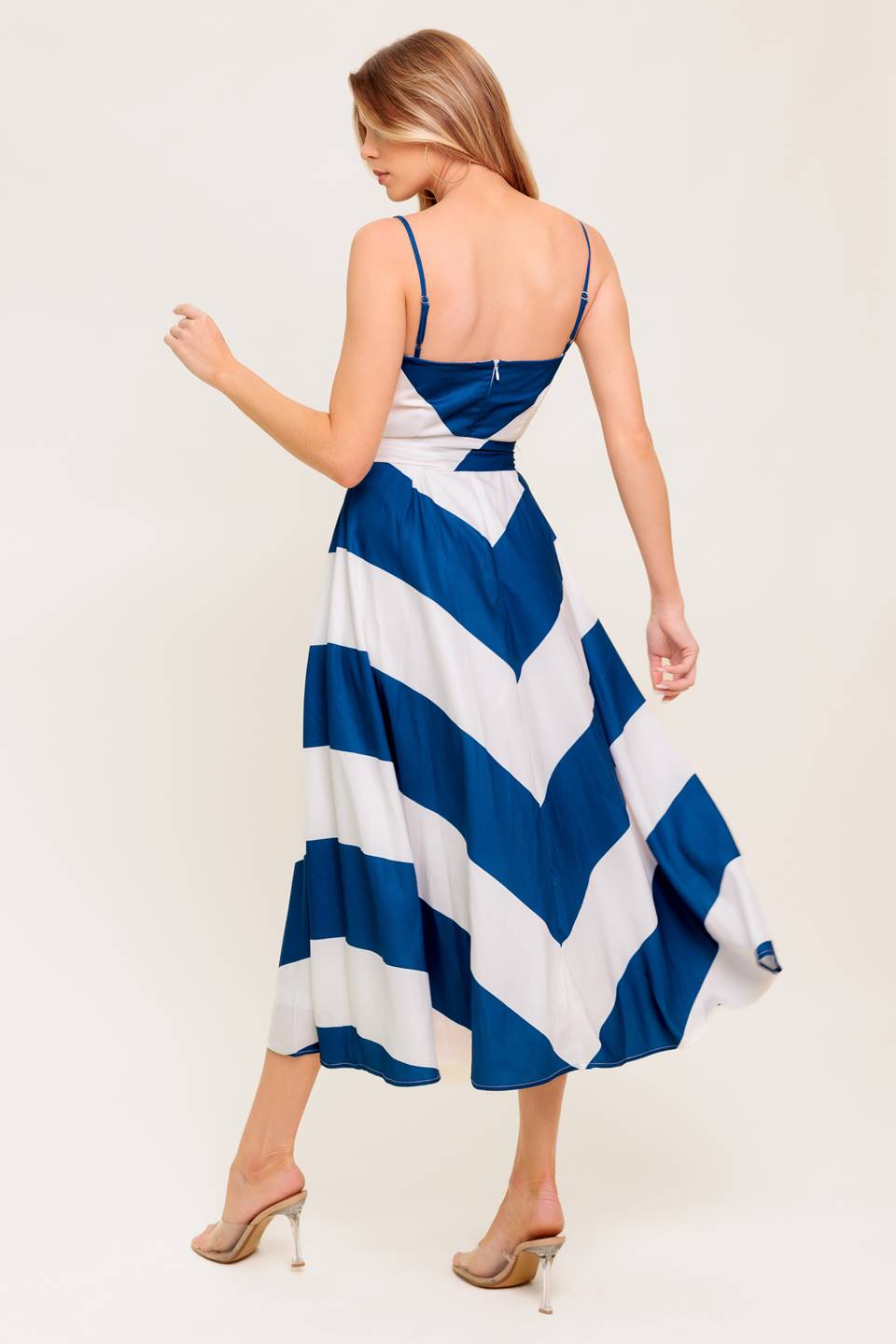 VESTIDO MIDI TEJIDO AZUL MARINO CORAZÓN RADIANTE