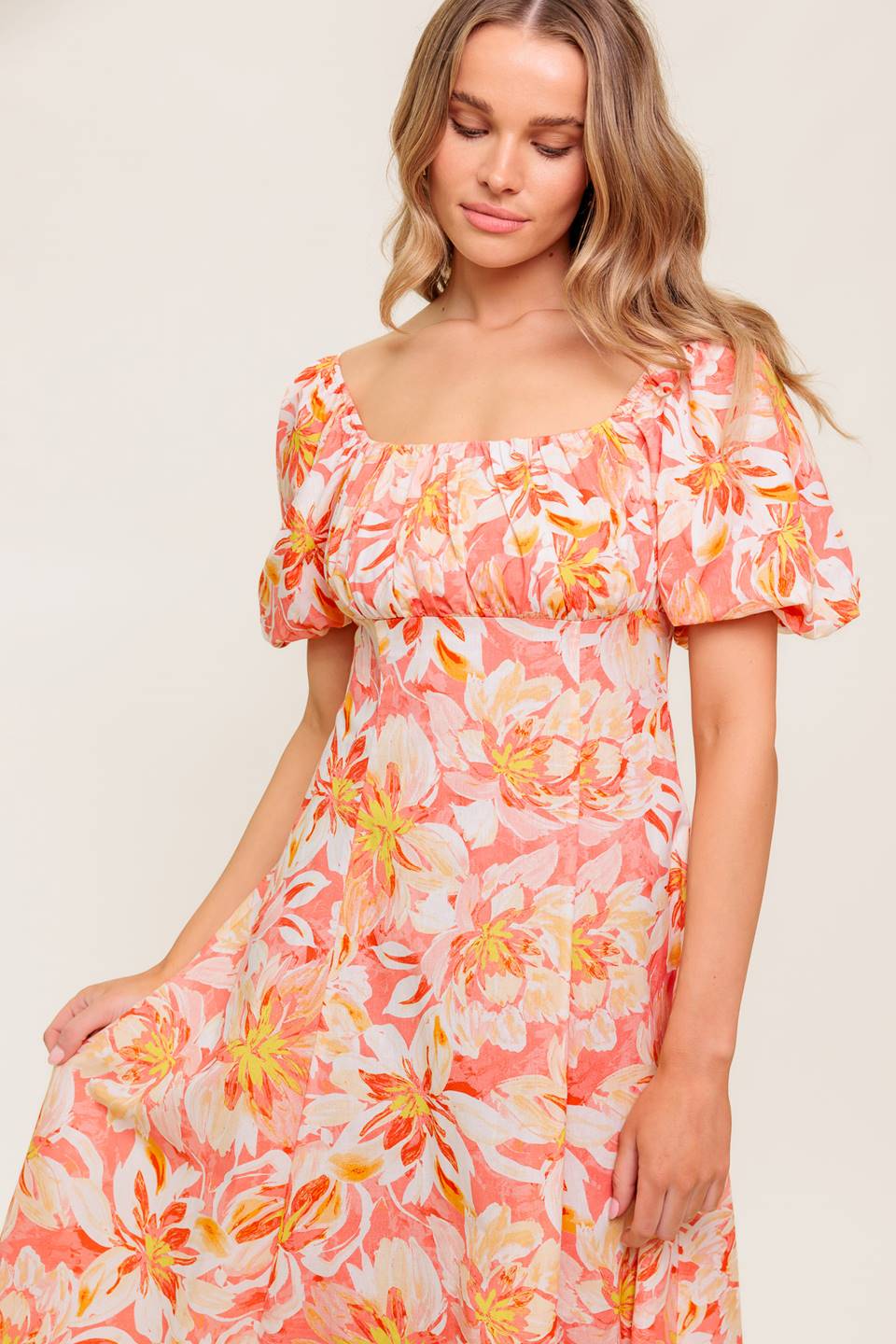 VESTIDO MIDI TEJIDO DE CORAL CON ESTAMPADO FLORAL DEL OCÉANO