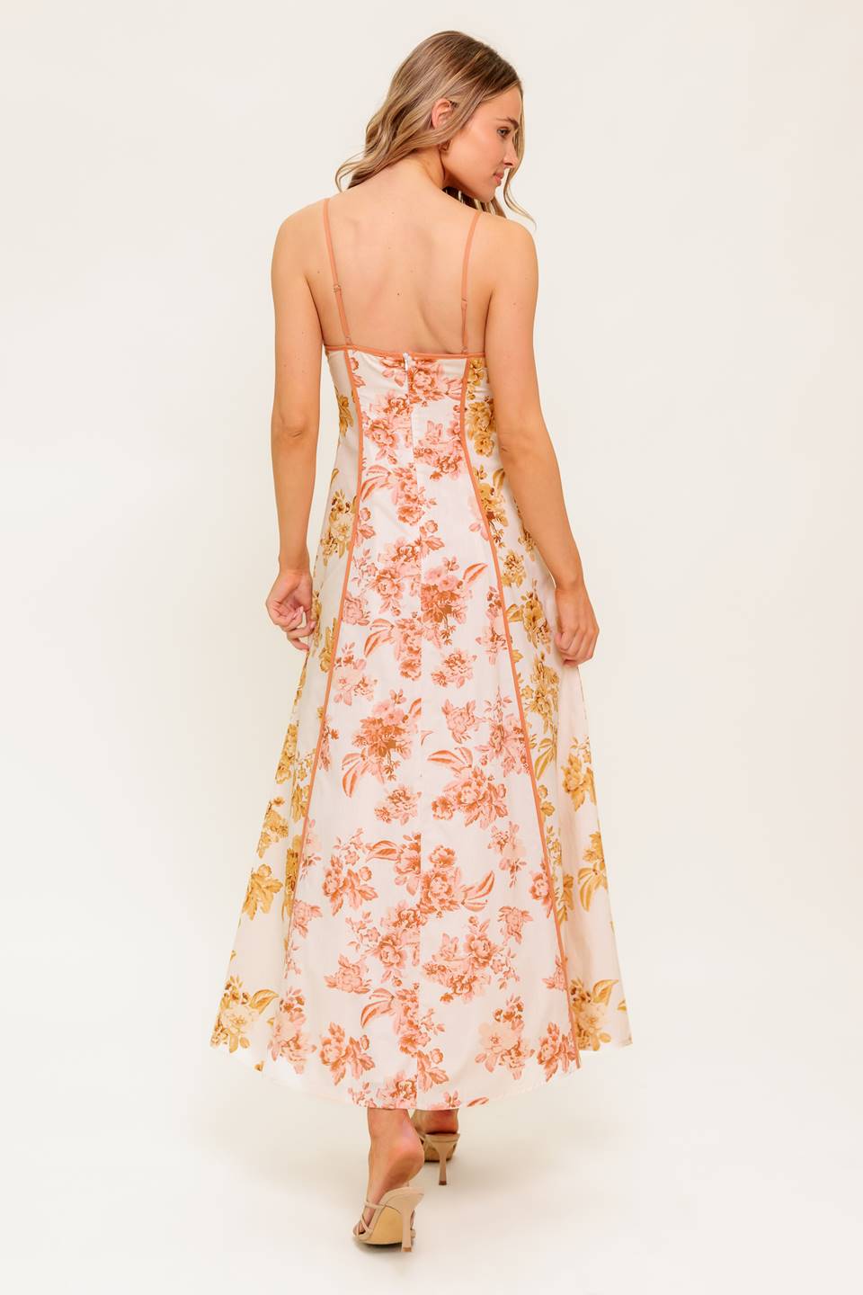 VESTIDO MIDI TEJIDO PÉTALO DE ARENISCA