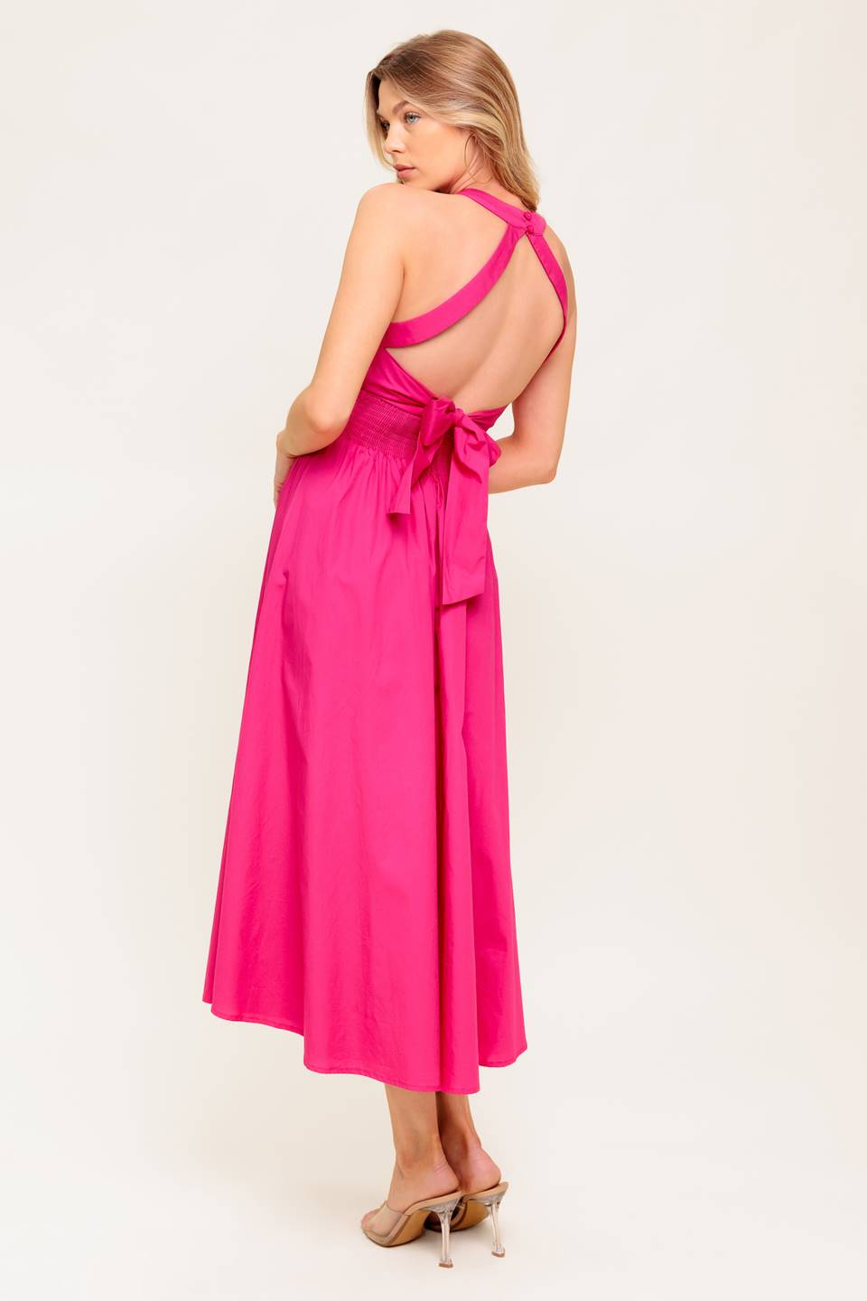 VESTIDO MIDI TEJIDO FUCSIA CON TOQUE DE PEONÍA