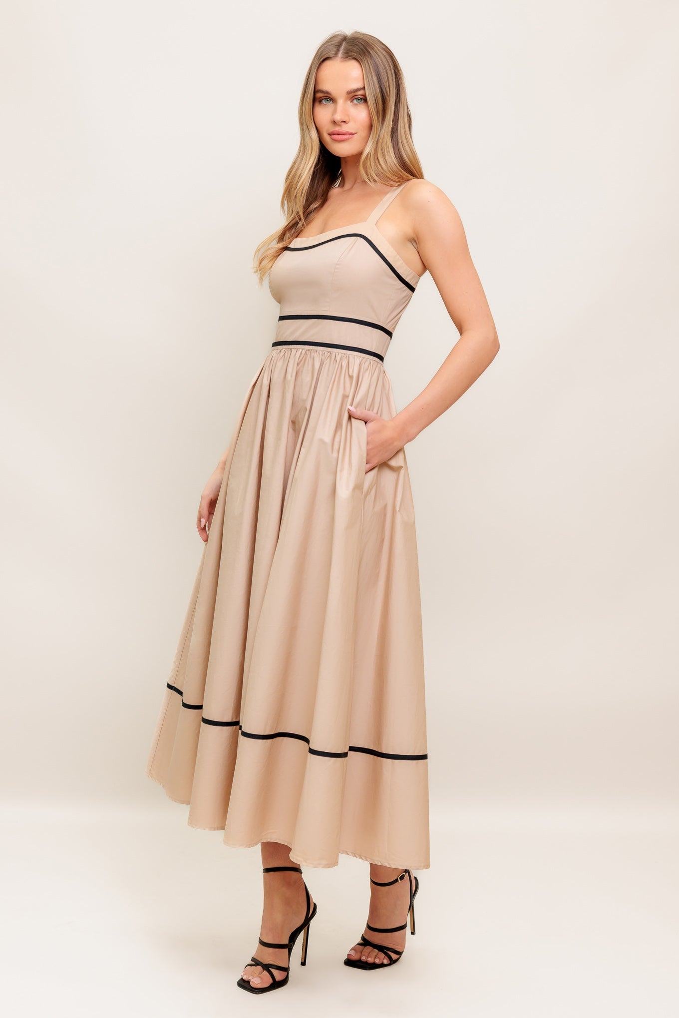 VESTIDO MIDI DE TIRANTES DE LUJO Y DISCRETO