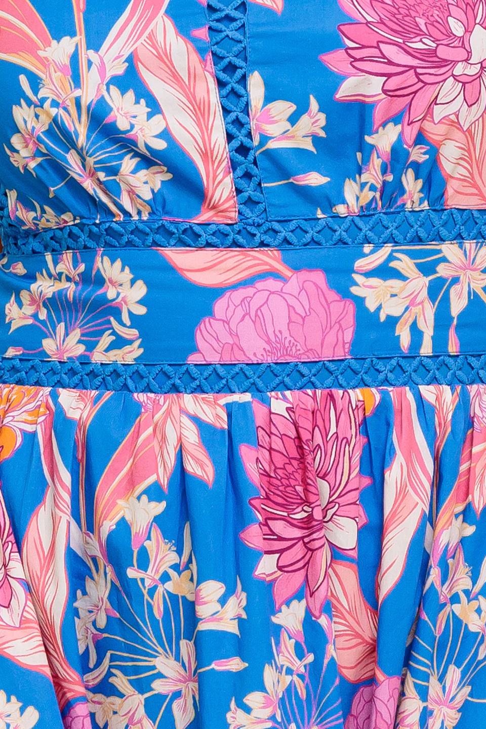 VESTIDO MIDI TEJIDO CON FLORES BESADAS POR EL SOL