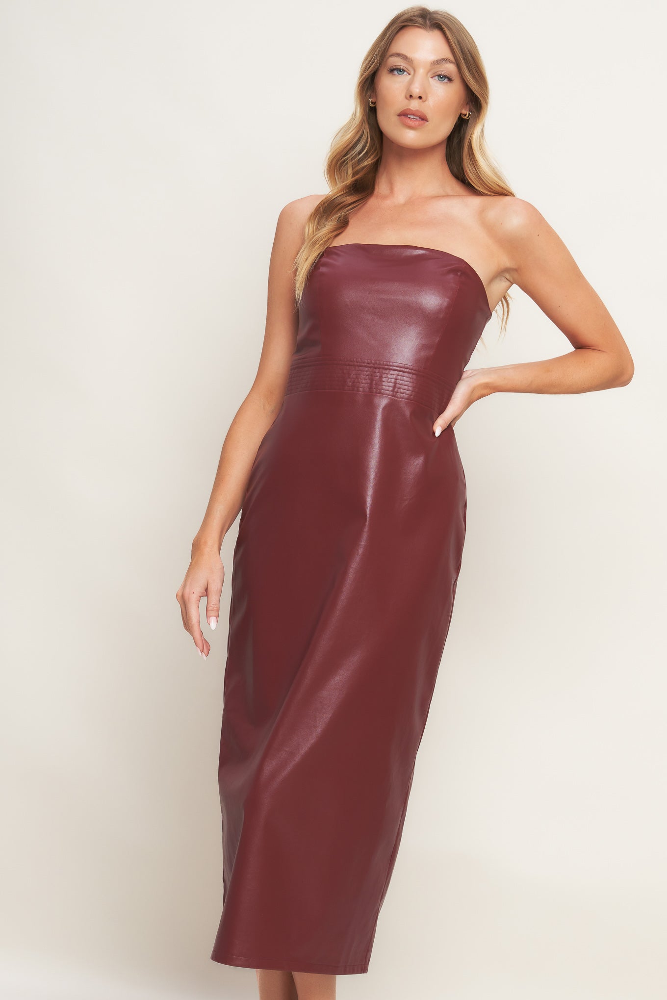 RUNWAY TREND FAUX LEATHER MIDI DRESS - MaraFormigone