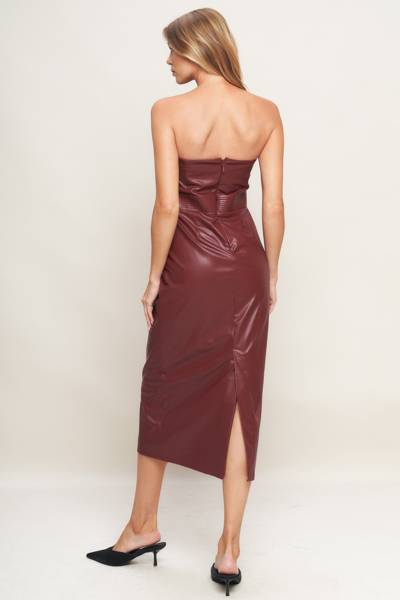 RUNWAY TREND FAUX LEATHER MIDI DRESS - MaraFormigone