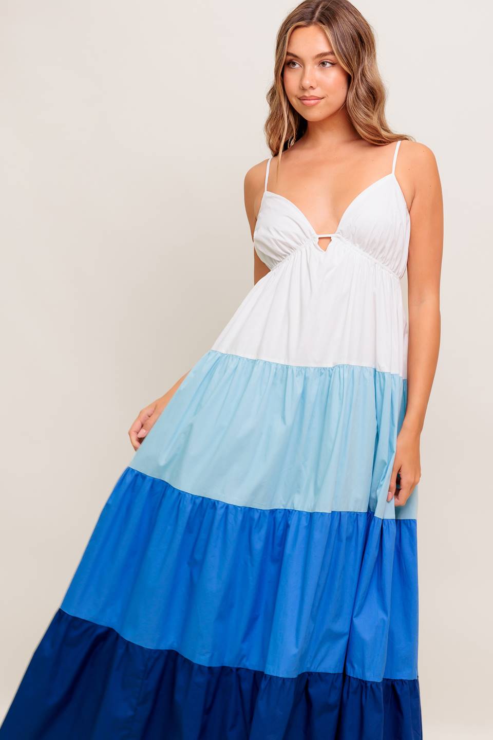 VESTIDO MIDI TEJIDO MODO CRUCERO