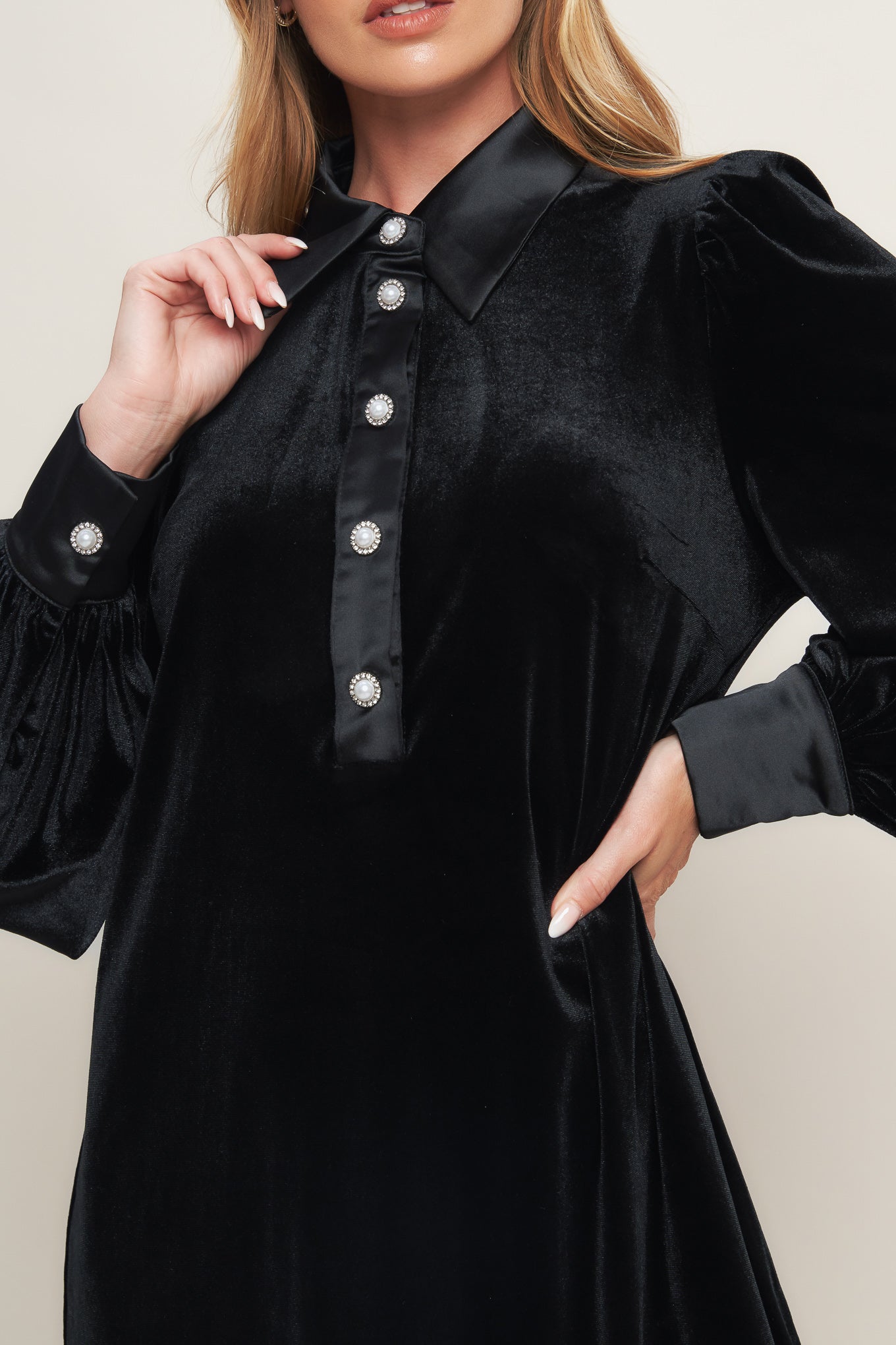 VELVET POWER BLACK MINI DRESS - MaraFormigone