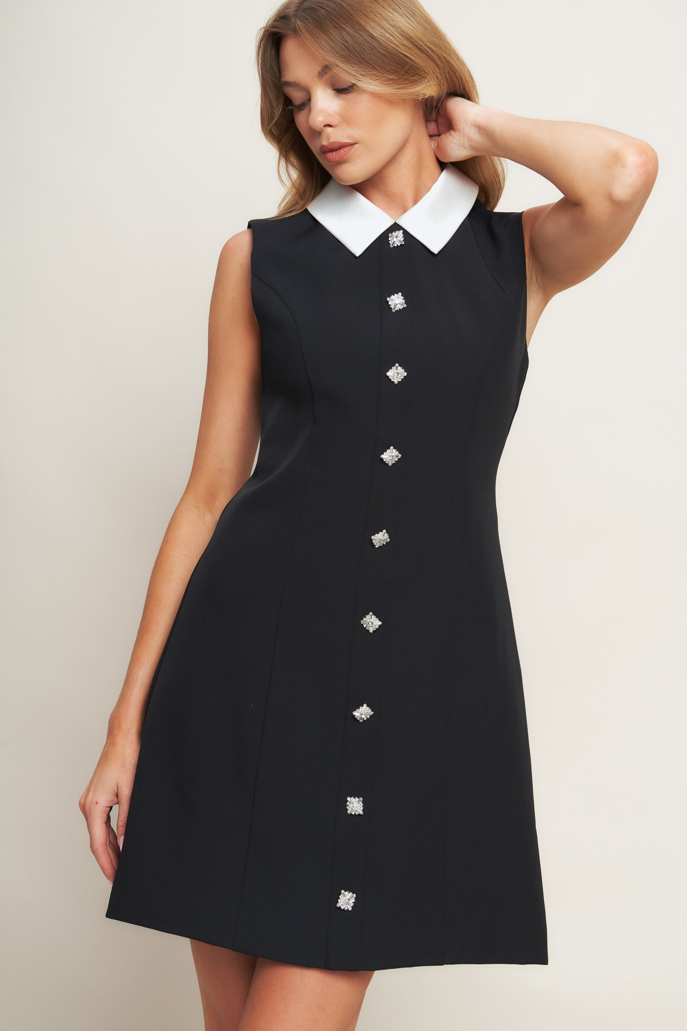 LOVELY MOMENT BLACK WOVEN MINI DRESS - MaraFormigone