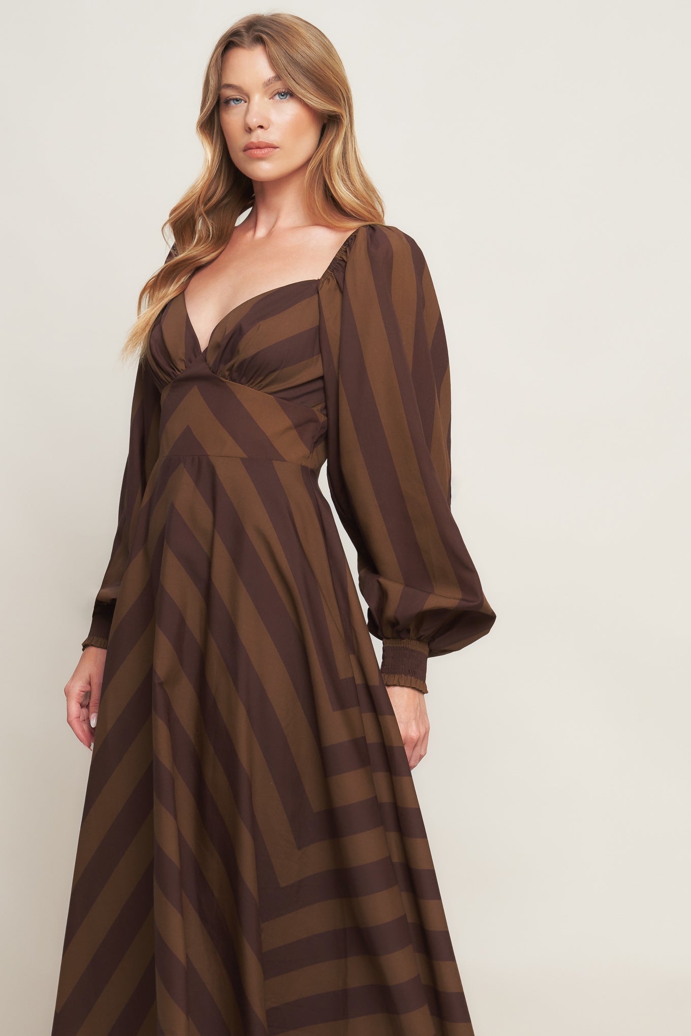 VESTIDO MIDI BROWN GODDESS FLOW TECIDO
