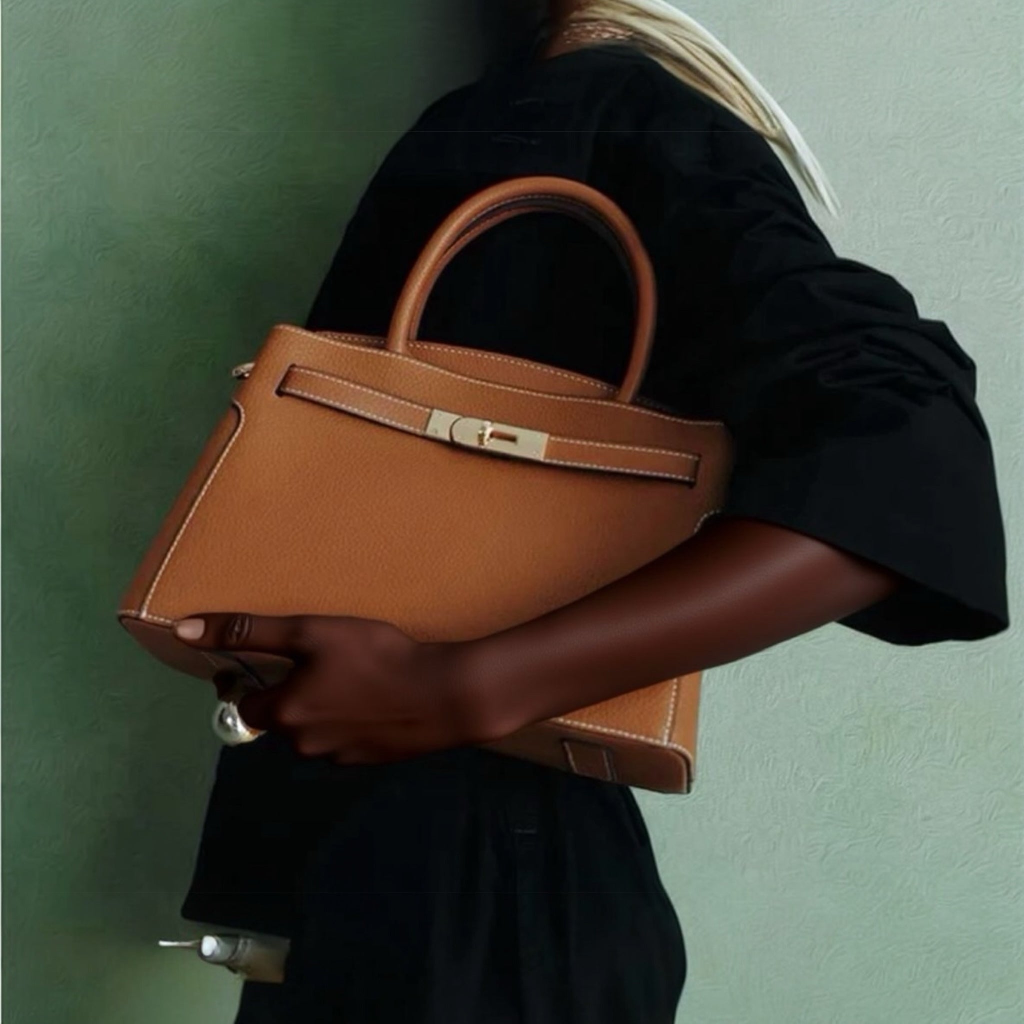 EL BANDOLERA SHIRLEY