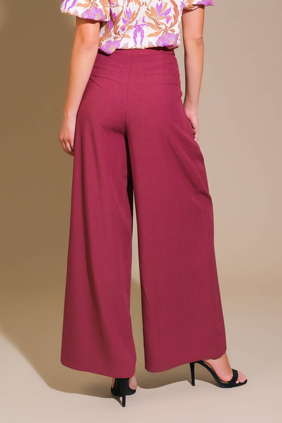 PANTALONES TEJIDOS VISTAS A LA TERRAZA